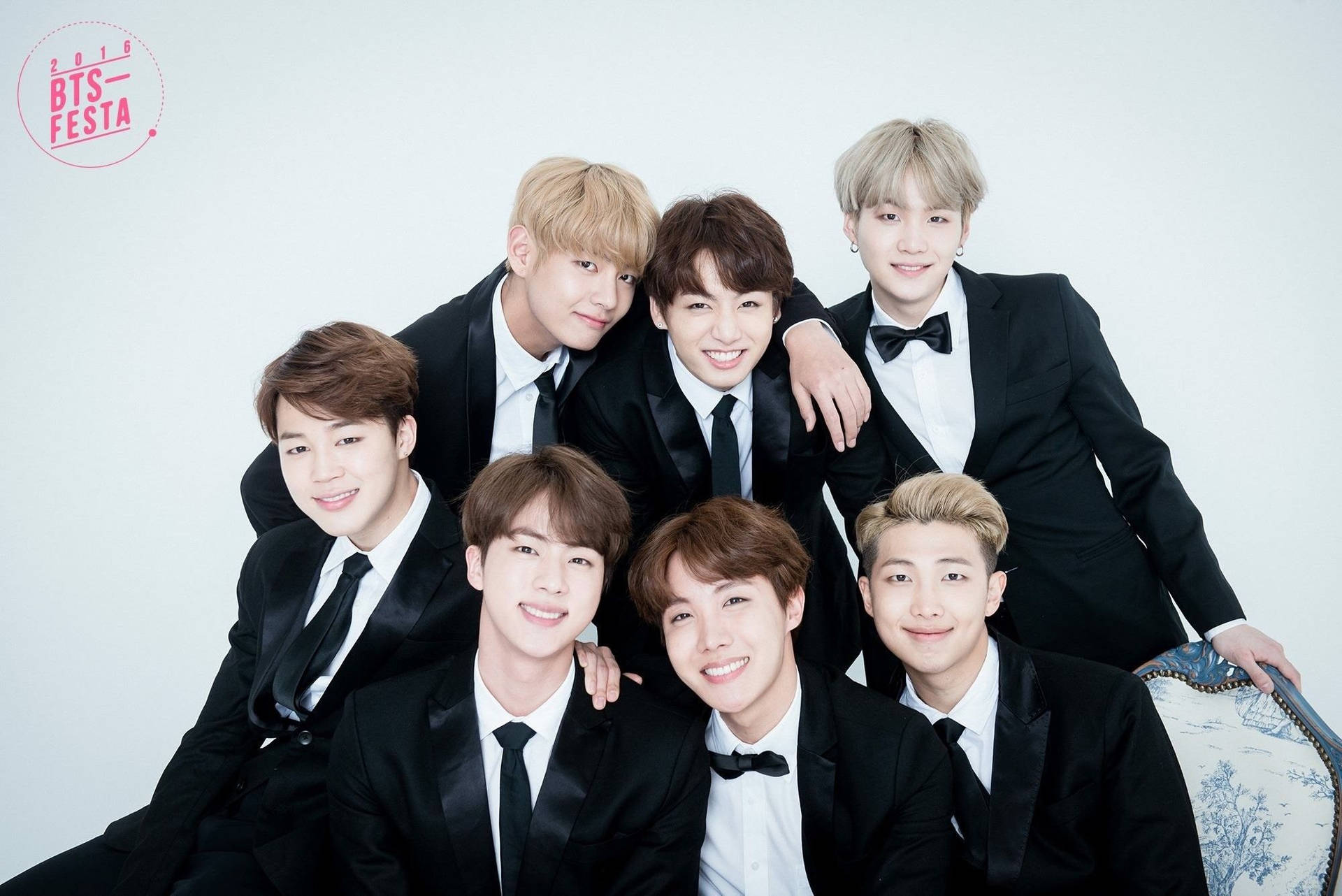 Световноизвестната K-pop момчешка група BTS — Bts Тапет