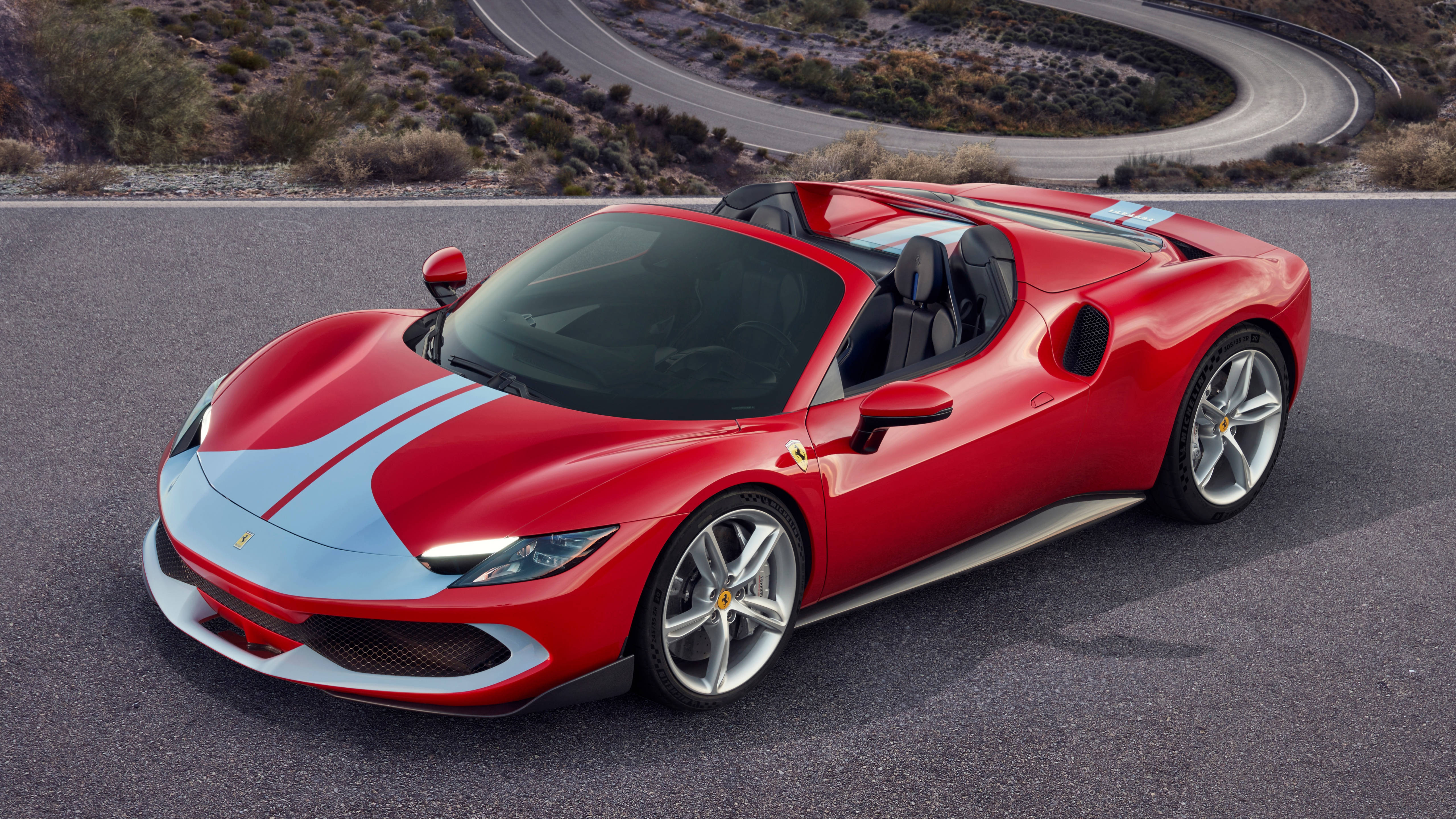 4K лаптоп червено Ferrari кола Тапет