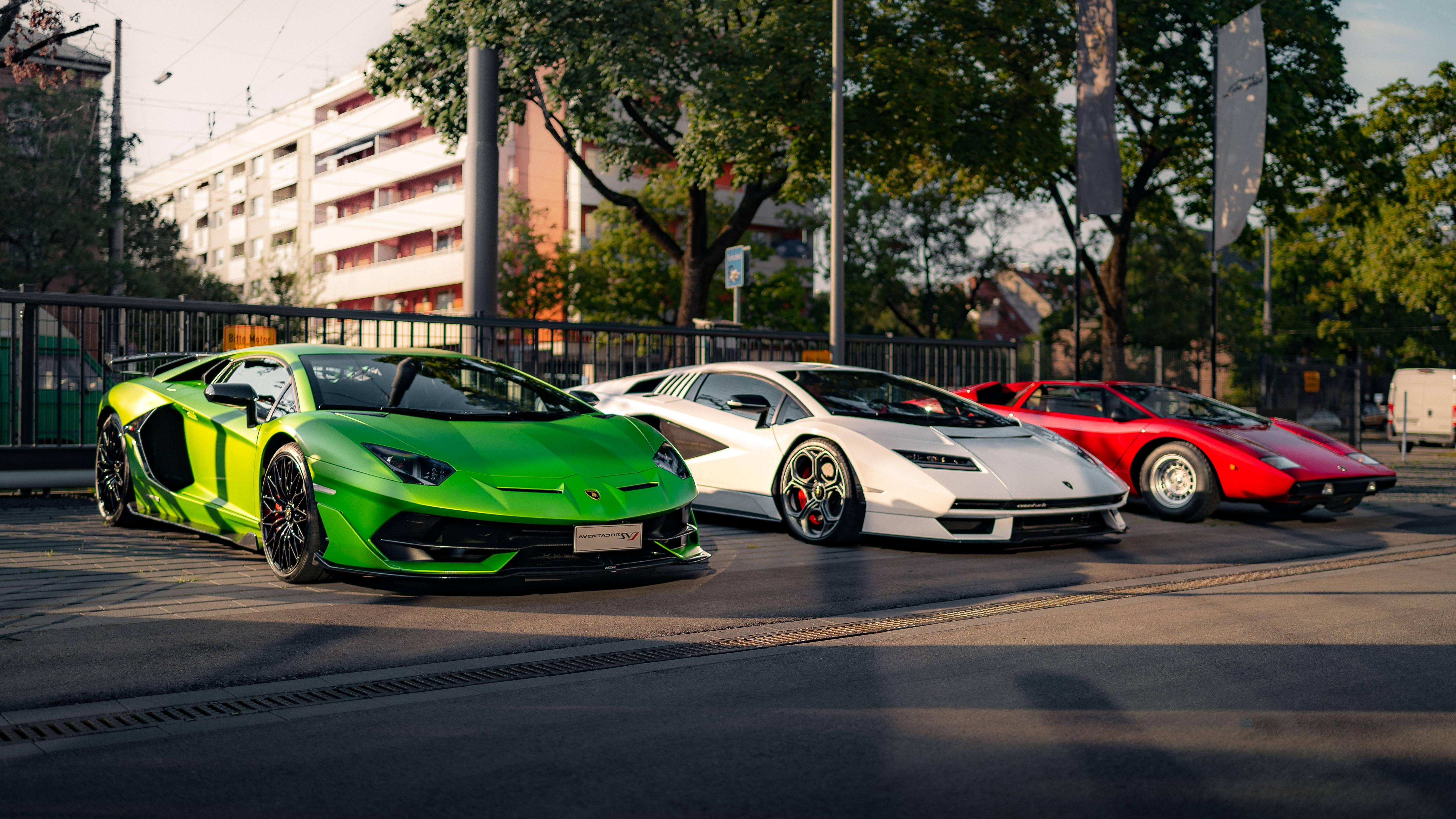4K Тапет за лаптоп с автомобилно шоу Lamborghini Aventador Тапет
