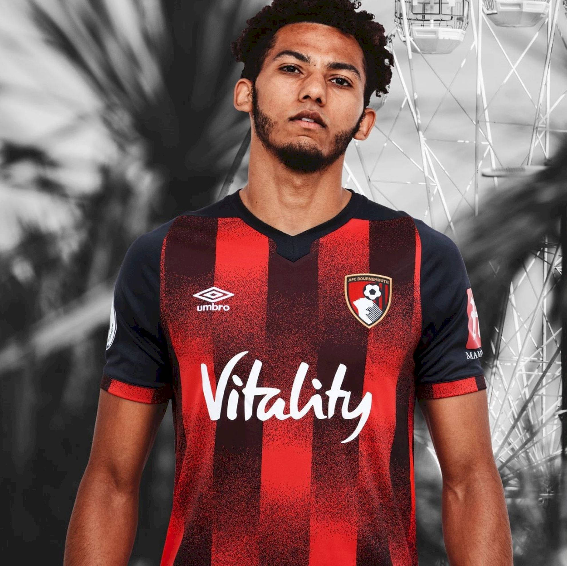 Лойд Кели в екип на AFC Bournemouth Тапет
