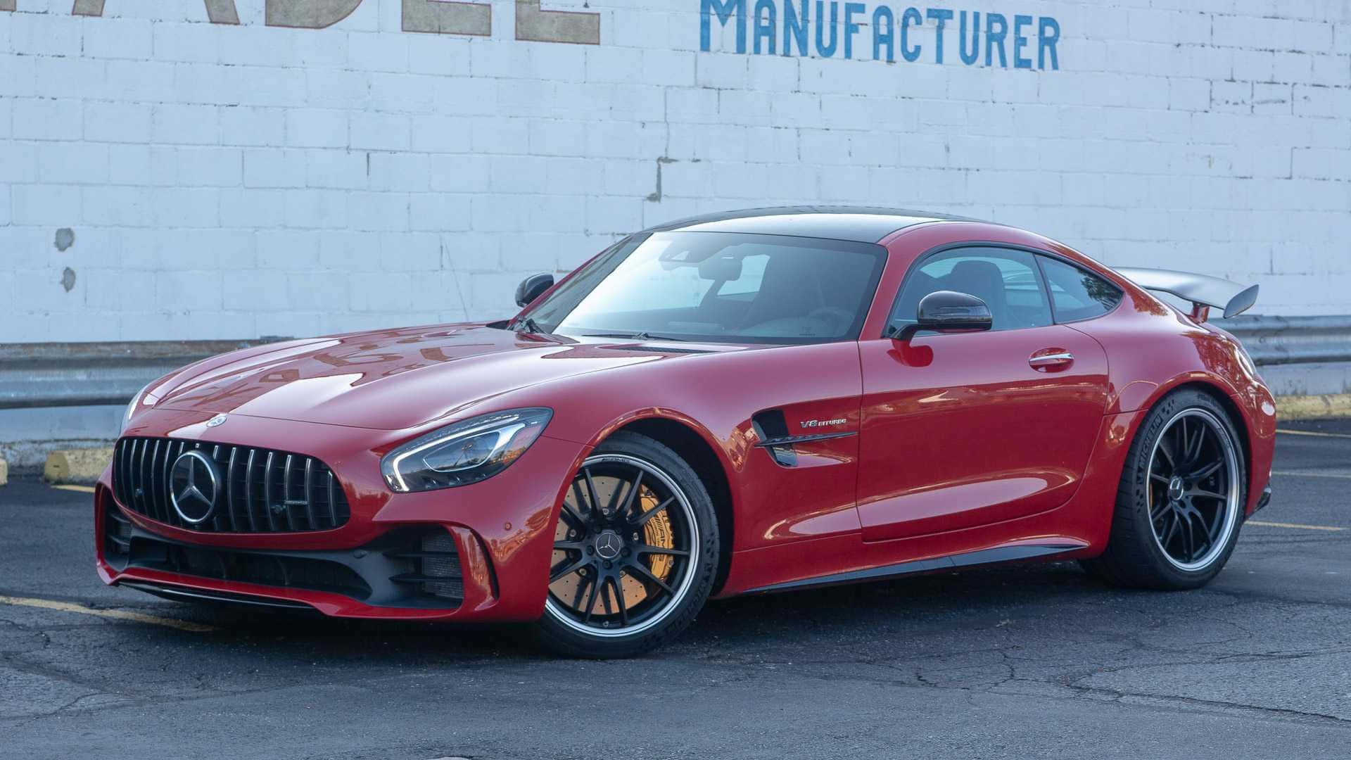 Освободете мощността на AMG GT-R Тапет