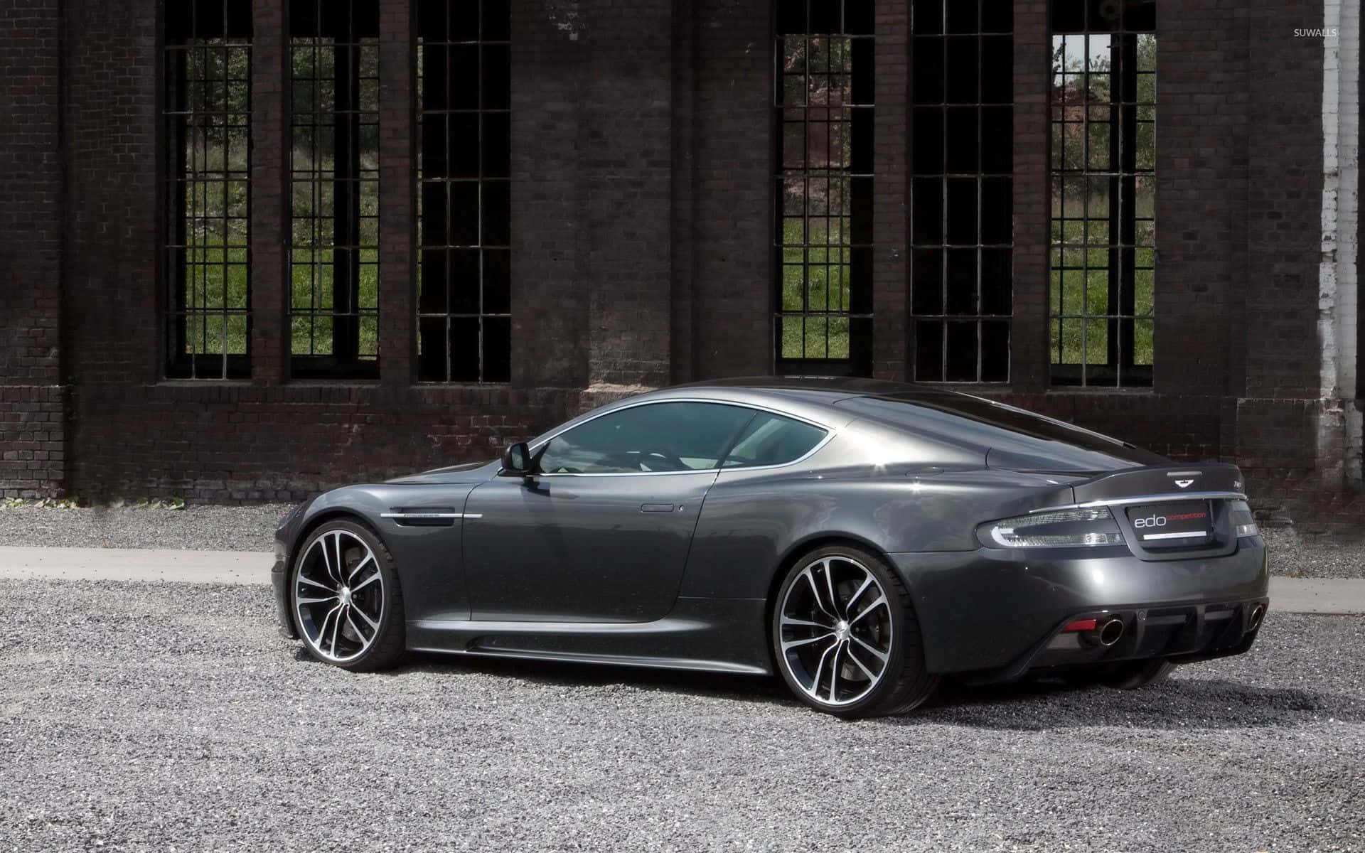 Aston Martin DB9 – Елегантност и мощност Тапет
