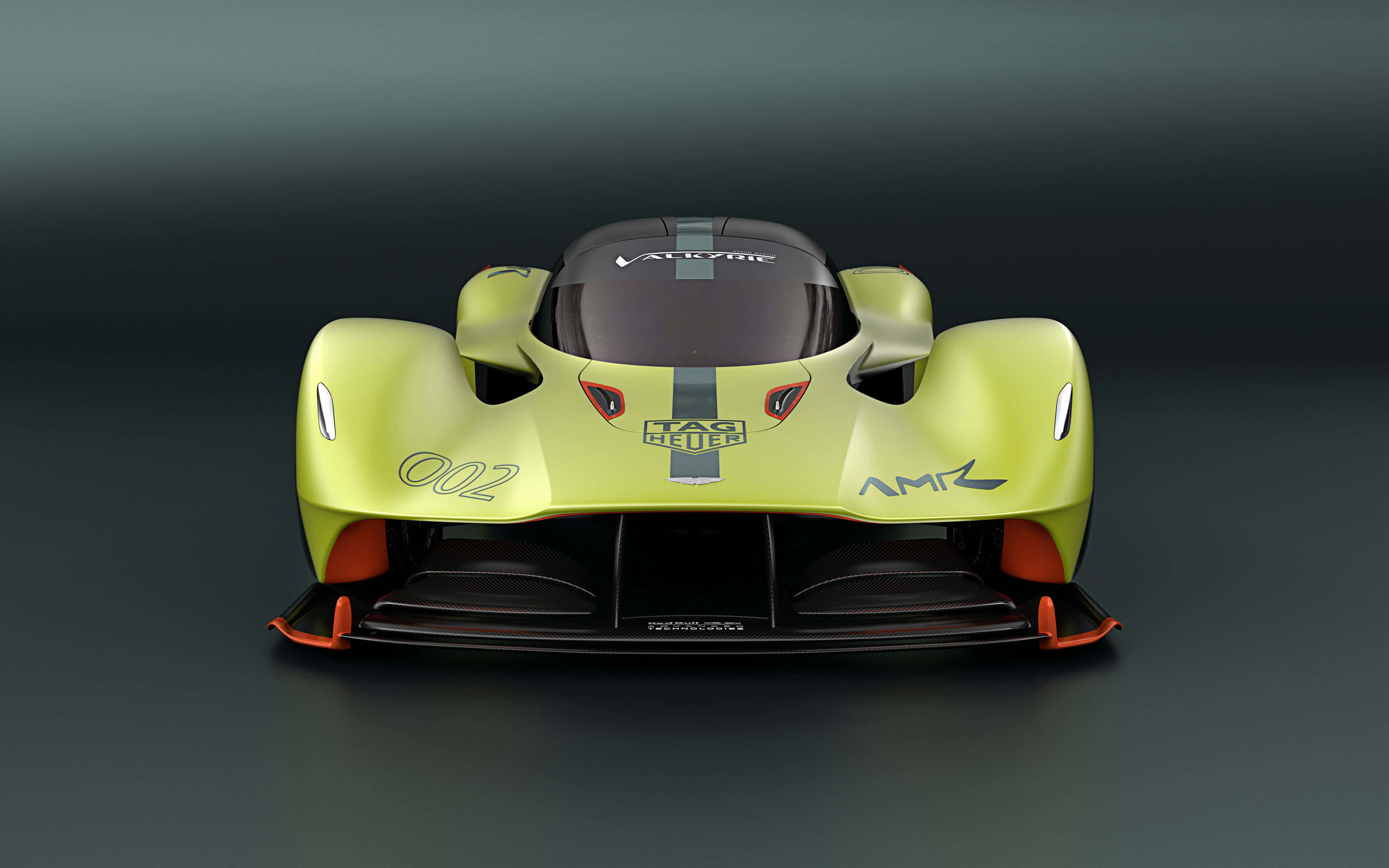 Aston Martin Valkyrie на писта Тапет