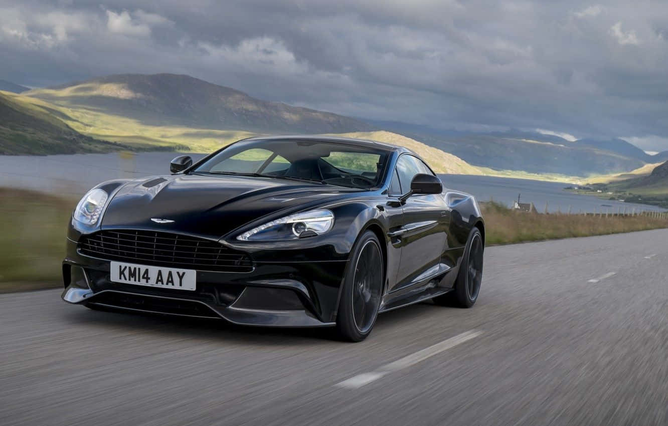 Aston Martin Vanquish – Луксозен производителен спортивен автомобил Тапет