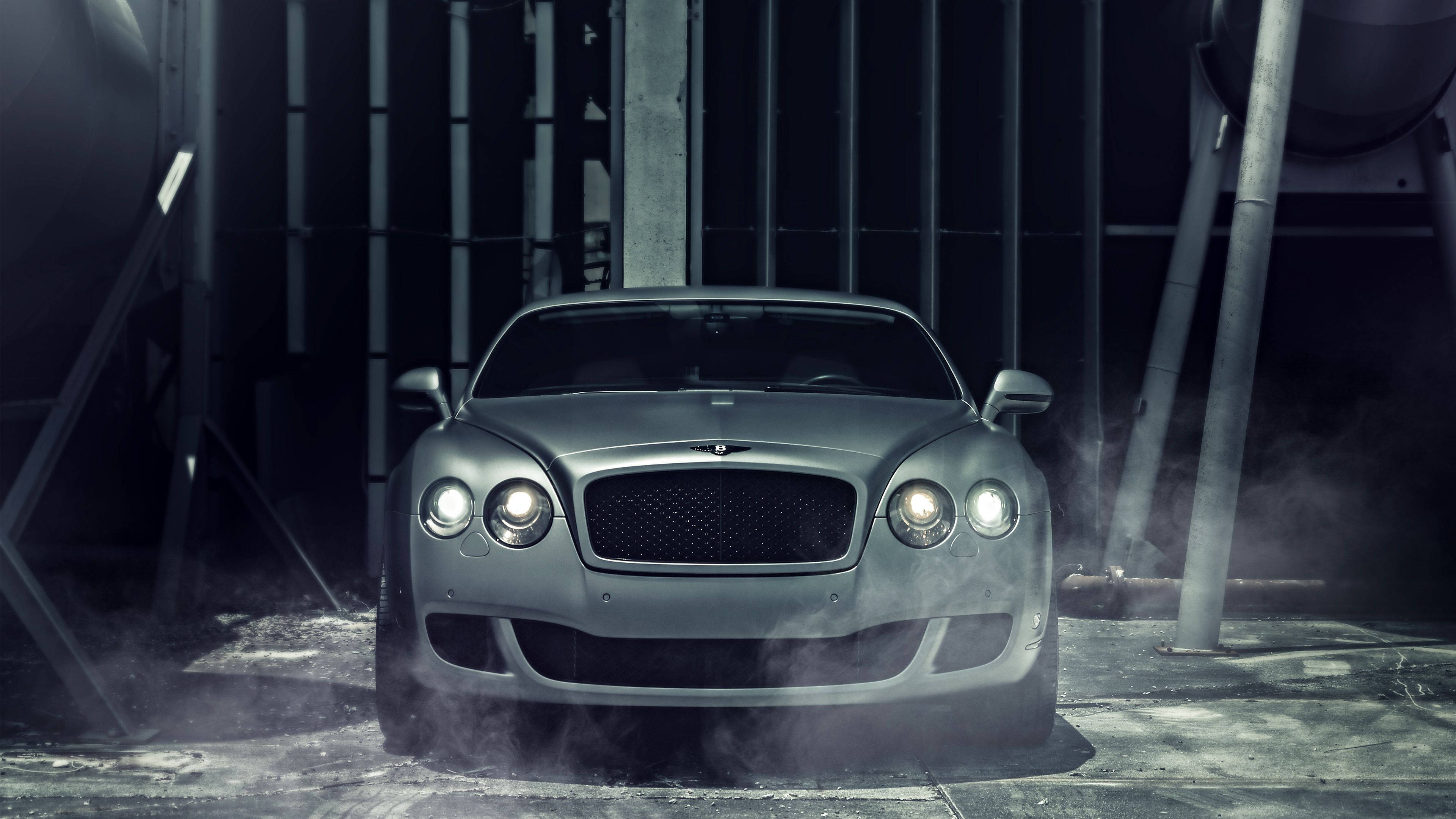 Неконвенционален лукс - Матов Bentley от Vellano MC Customs Тапет