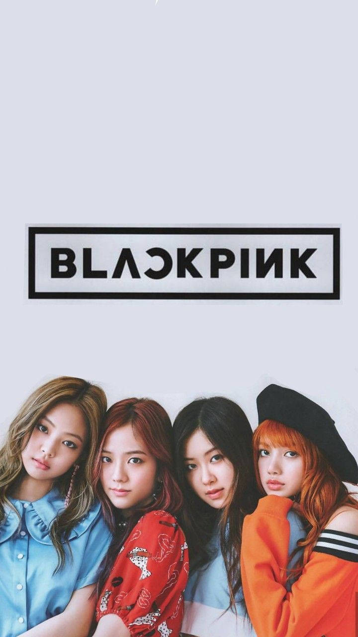 Членовете на Blackpink LISA, JENNIE, ROSÉ и JISOO позират с невероятното си лого! Тапет