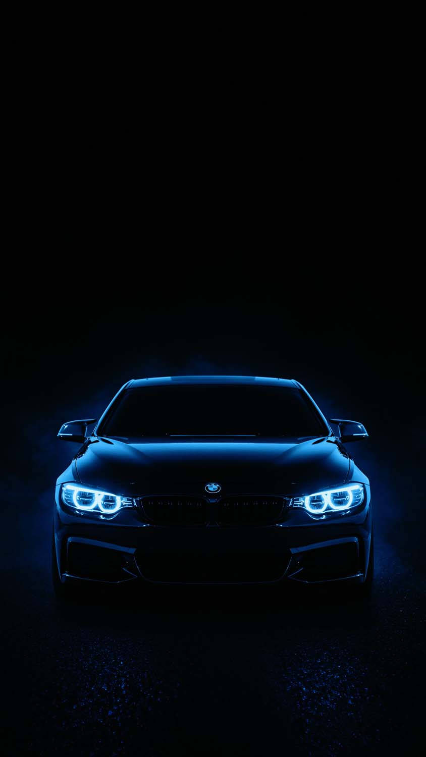 Черен BM4 GT4 автомобил в движение за iPhone Тапет