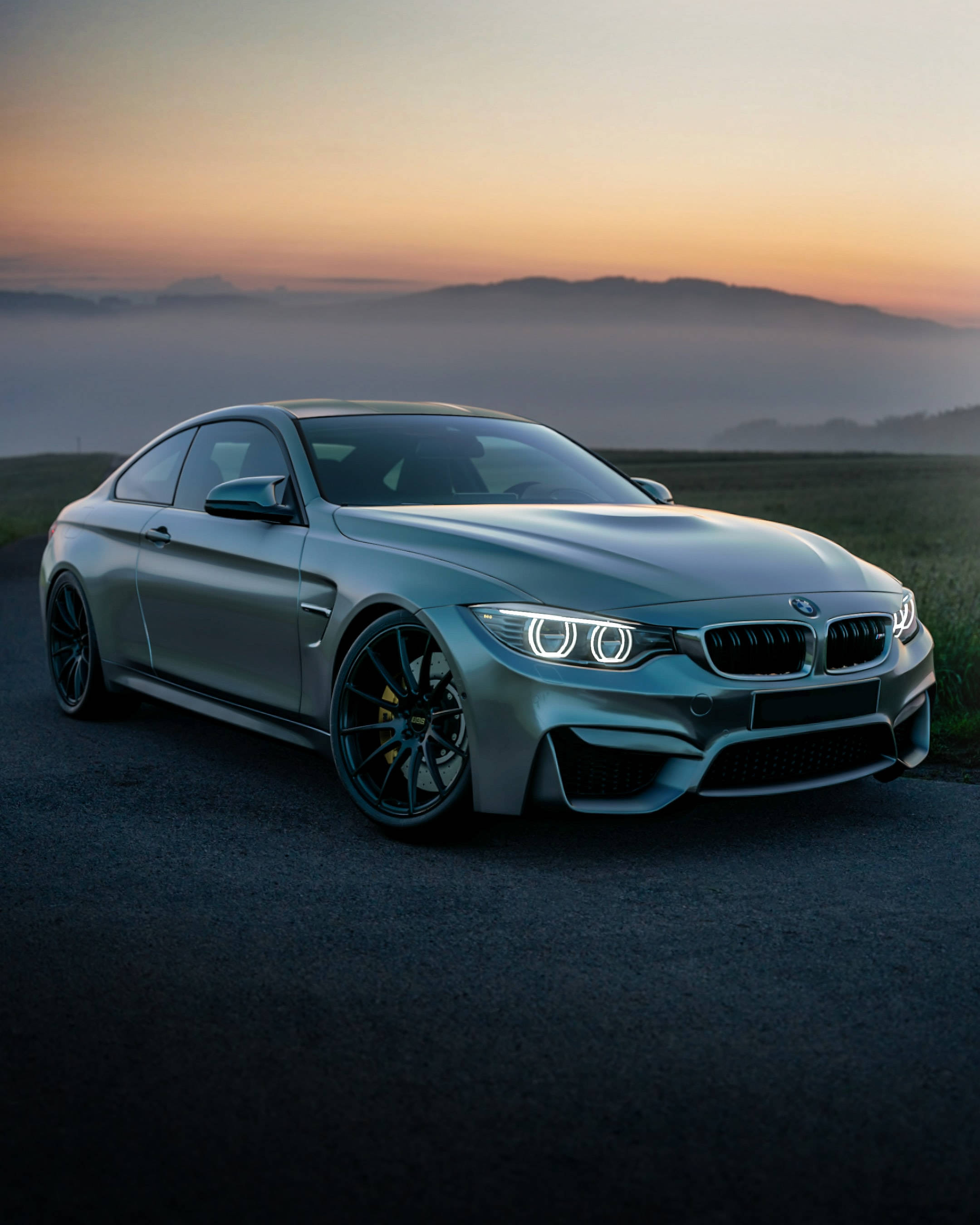 Чувствайте се мощни в новия BMW F83 M4 Тапет
