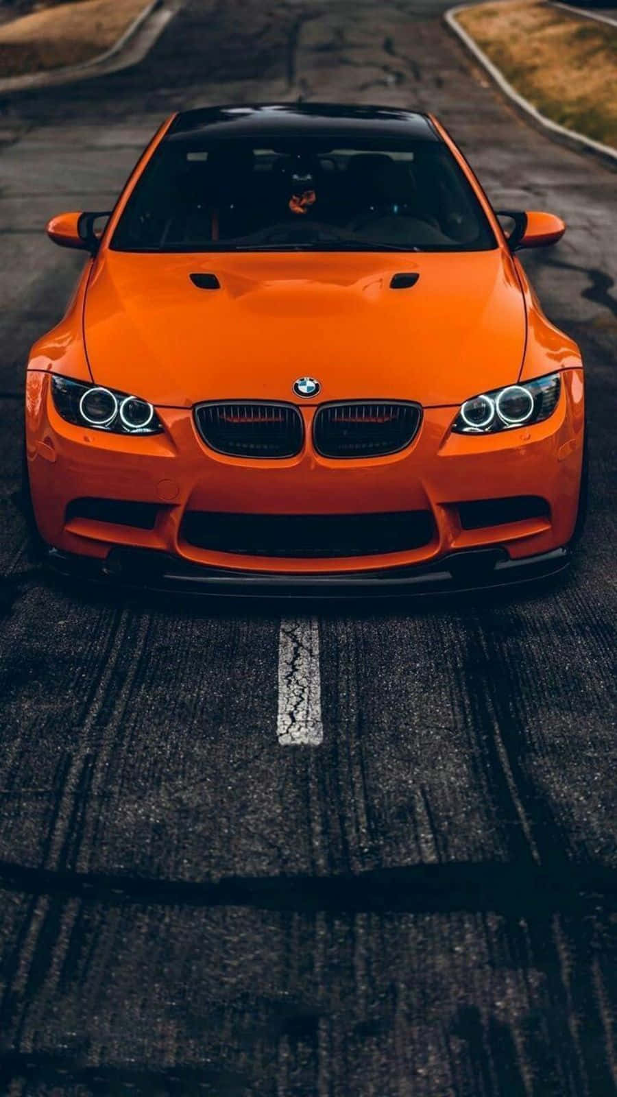 Готино оранжево BMW Тапет
