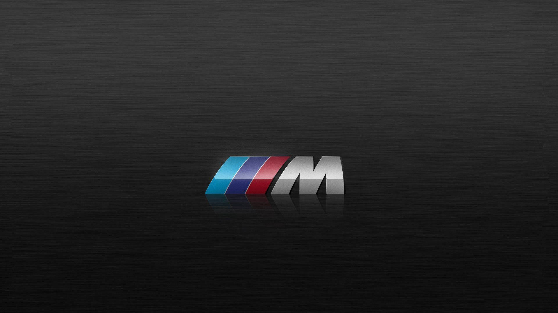 BMW M лого черна дървесна текстура Тапет