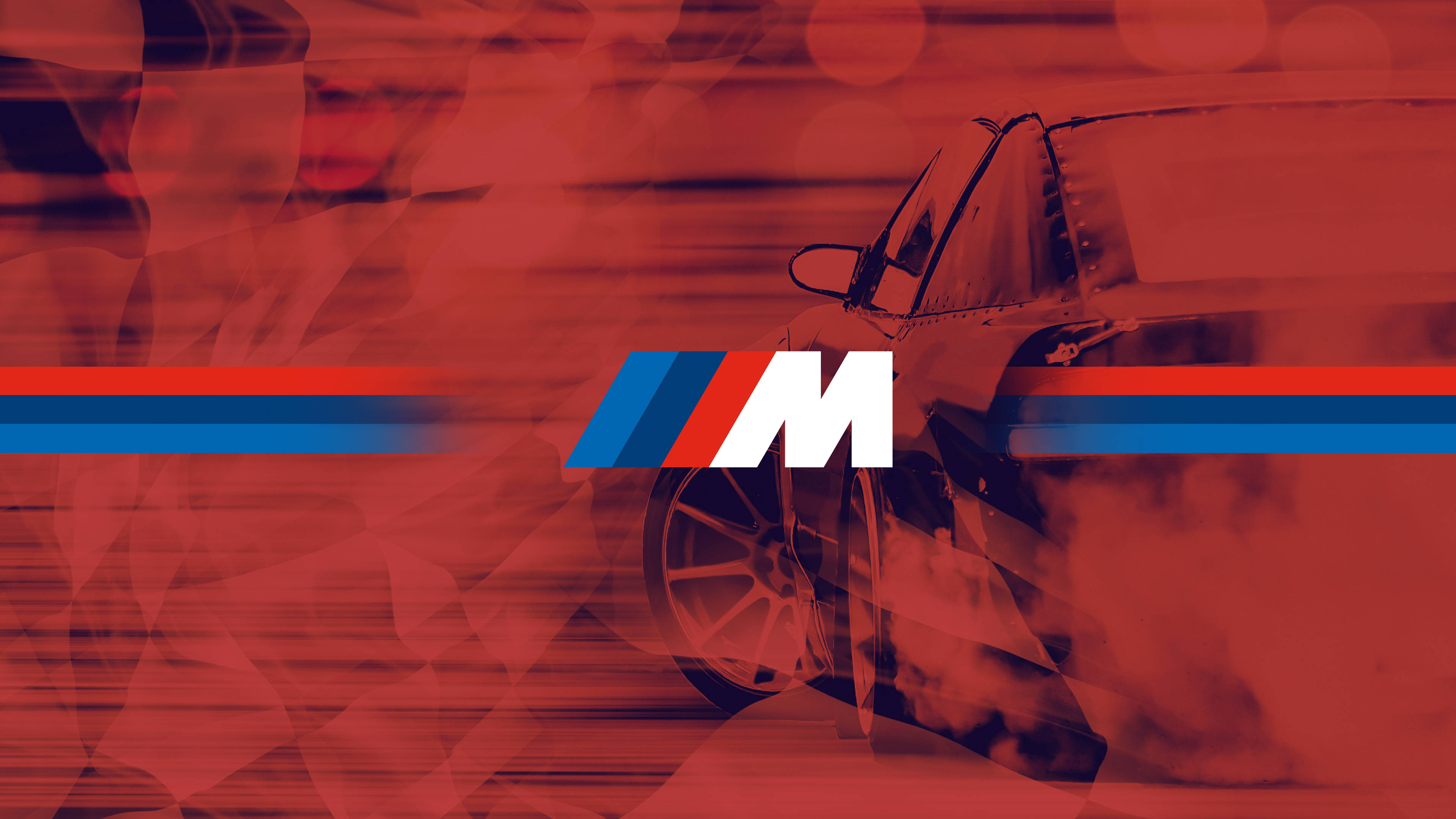 Червена кола с дим и лого BMW M Тапет