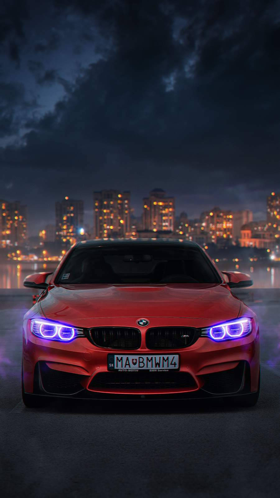BMW M4 Градски пейзаж iPhone кола Тапет