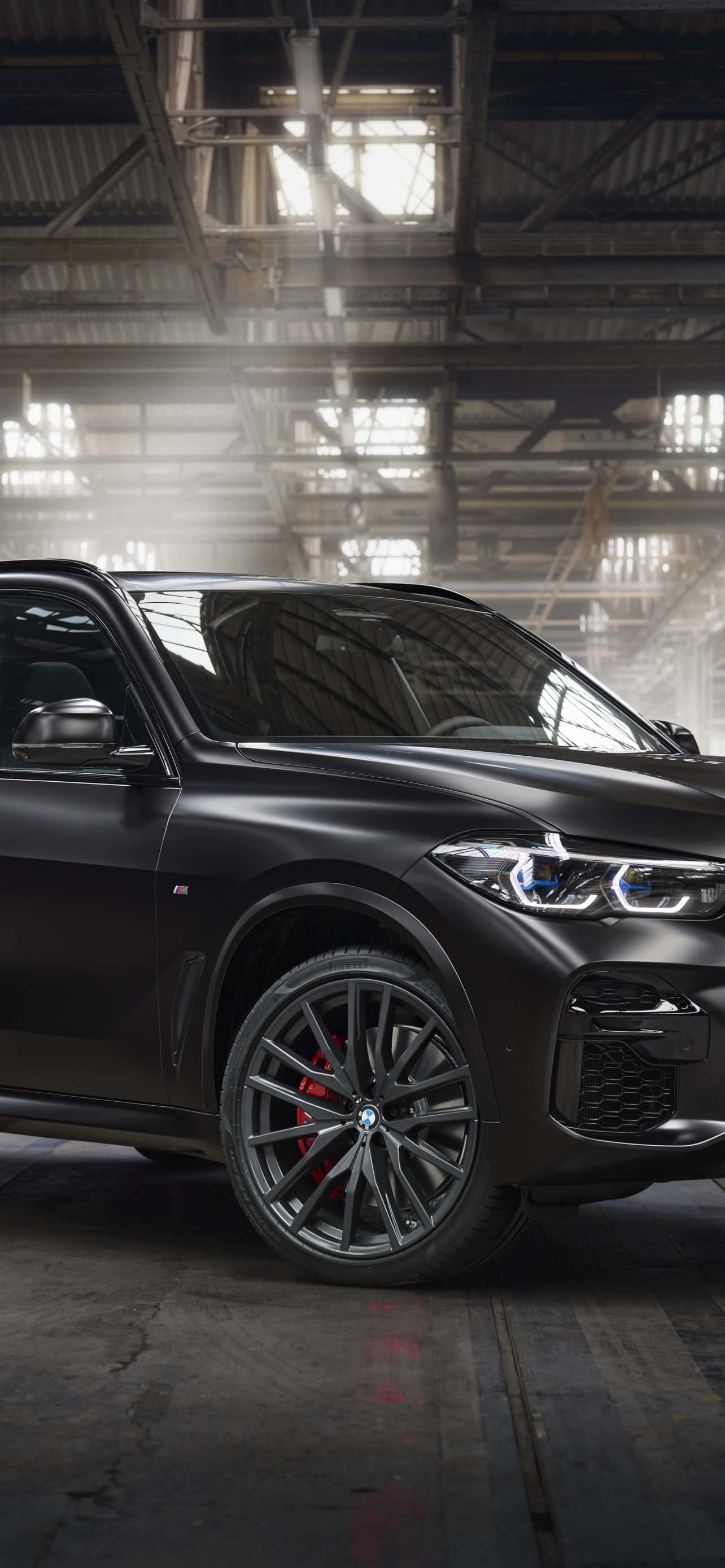 Впечатляюще мощен BMW X6 M на пътя Тапет