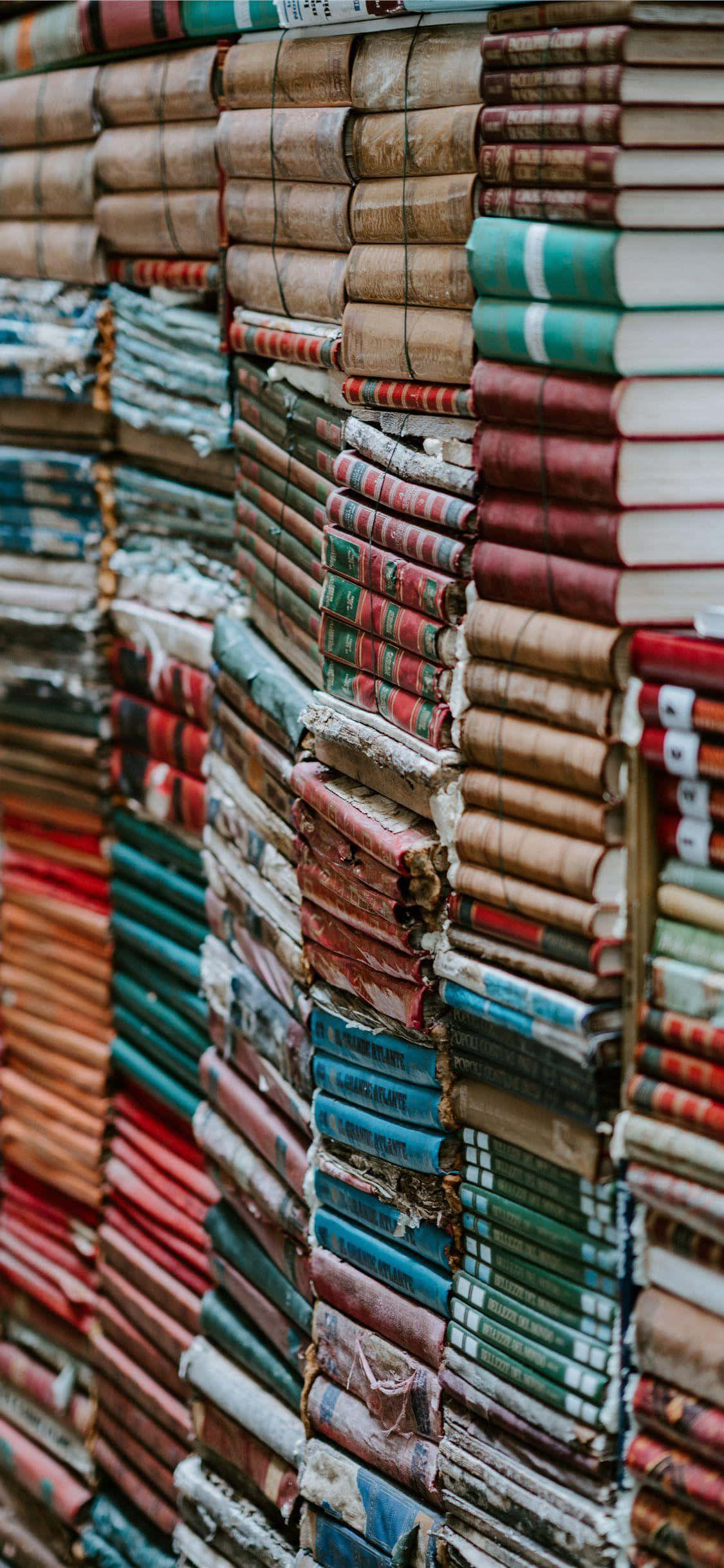 Открийте нови идеи с Books iPhone Тапет