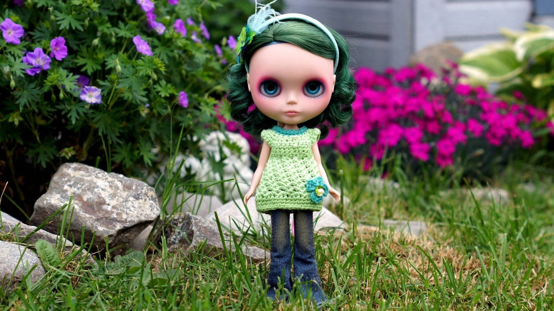 Естетика Bratz със зелена коса Тапет