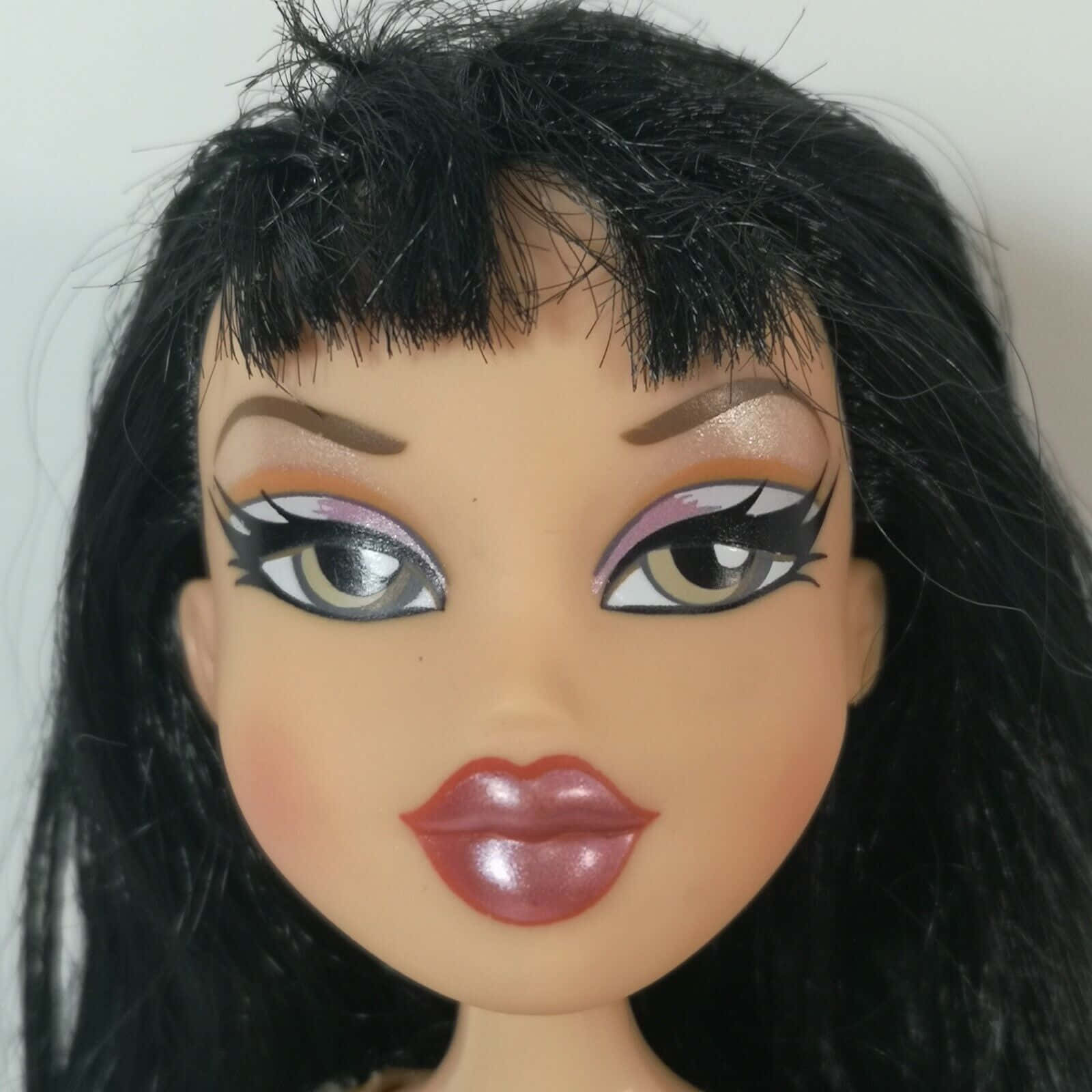 Забавлявай се с приятелите си, докато излъчваш личен стил с Bratz естетика! Тапет