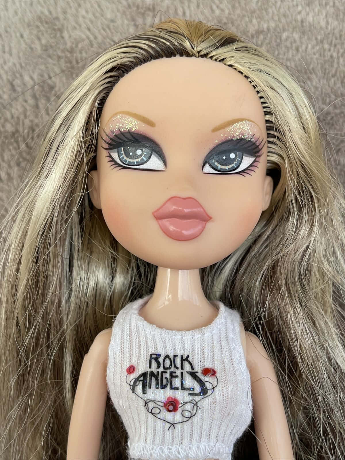 Изглеждай стилно и дръзни с цветна мода на Bratz Тапет