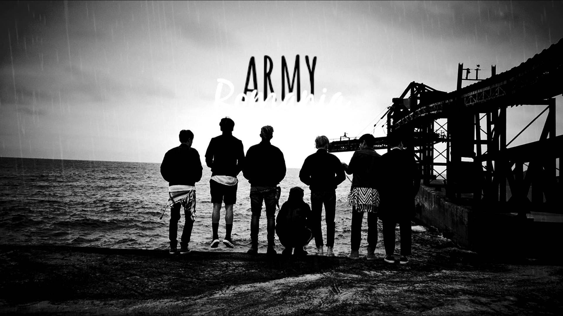 Естетичен BTS в черно и бяло Тапет