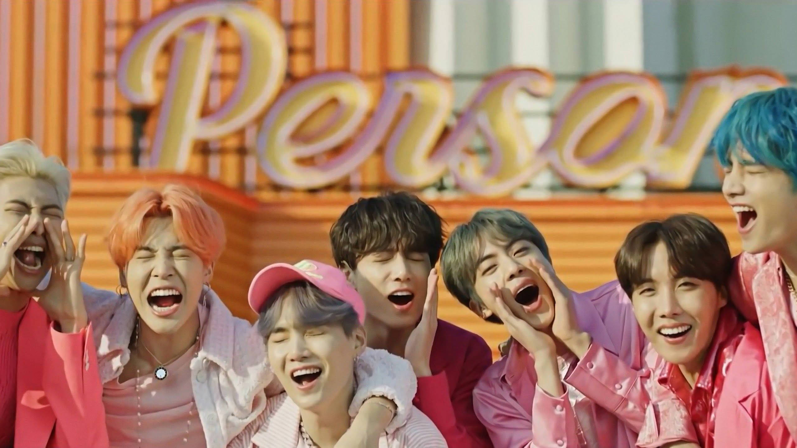 BTS Boy With Luv фон за работен плот Тапет