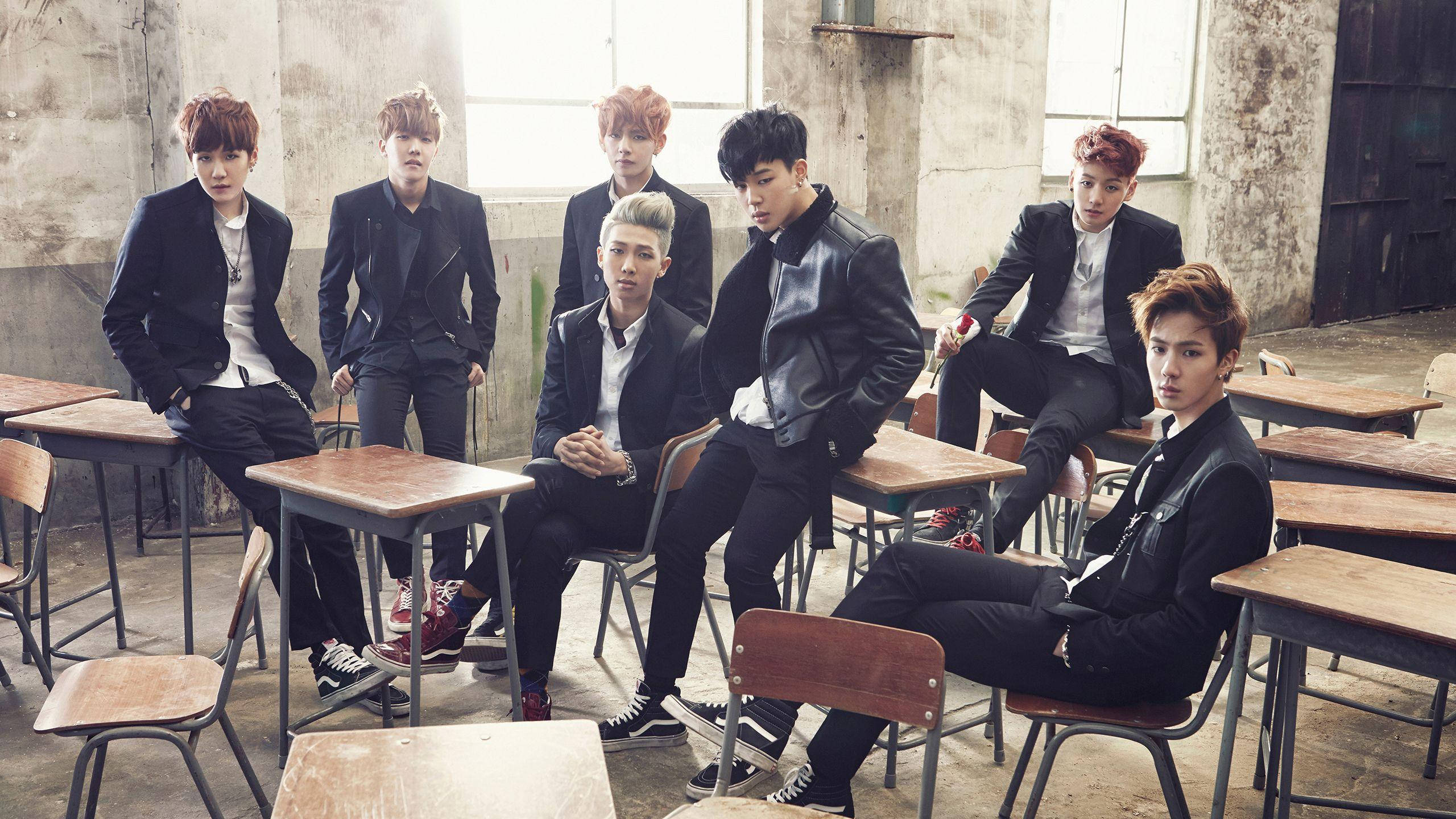 BTS Desktop сцена от "Boy In Luv" Тапет