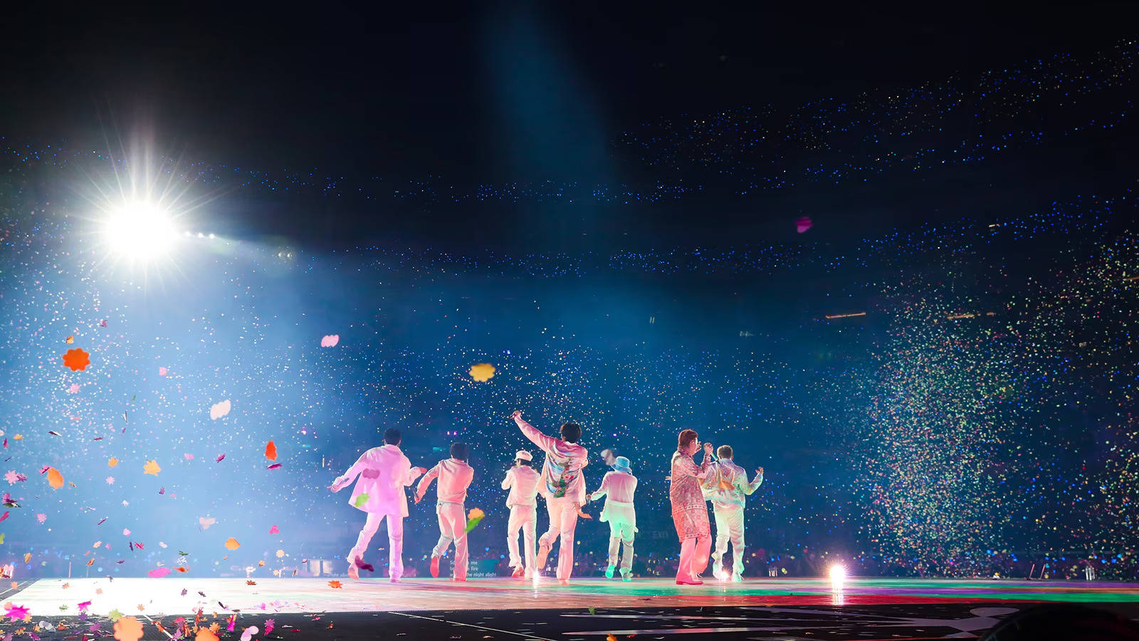 Концерт на BTS по време на изпълнение на Dynamite Тапет
