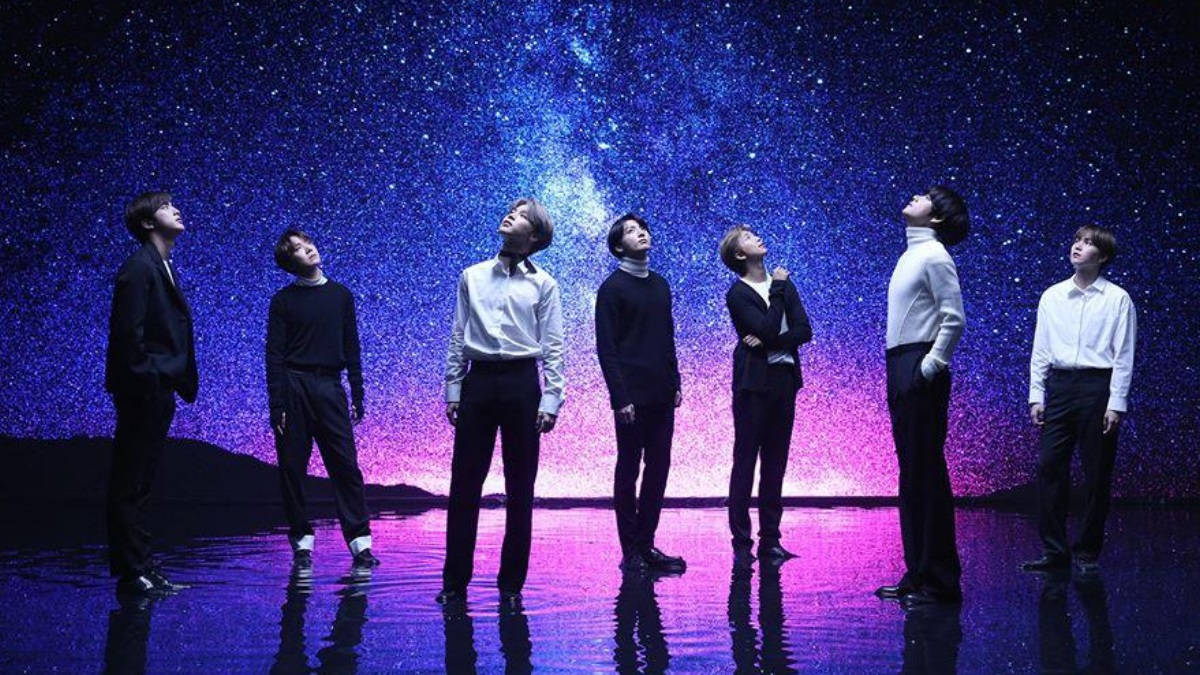 BTS Под звездите десктоп тапет