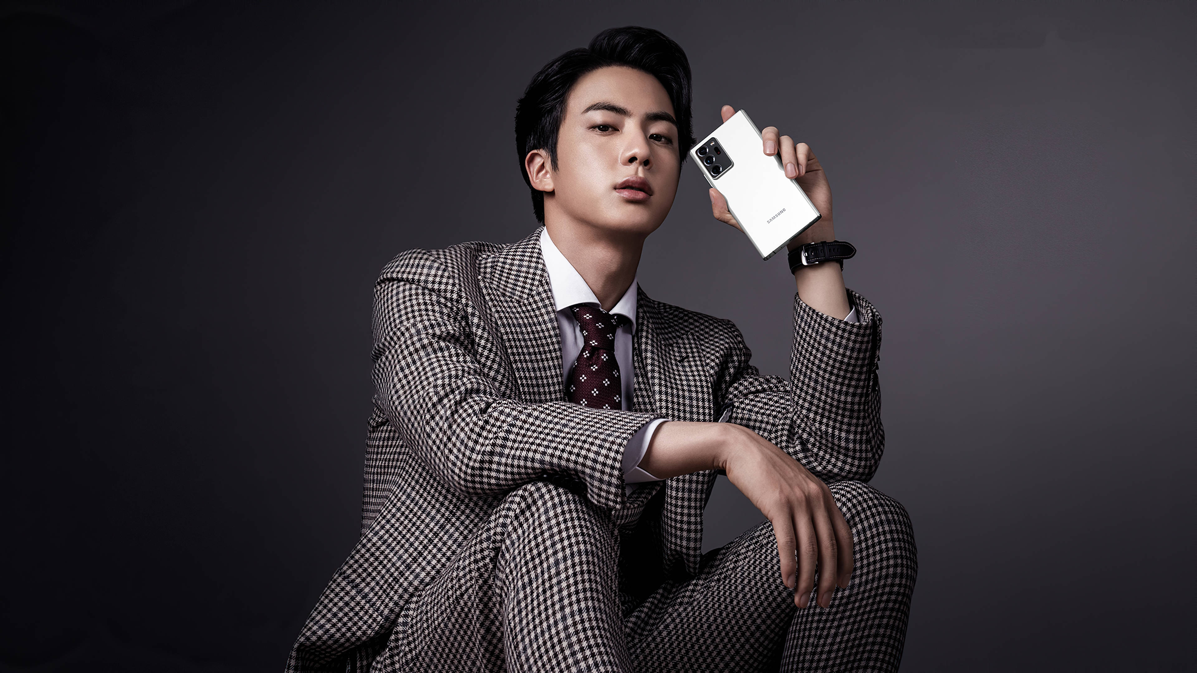 Естетично моделиране на телефон от BTS Jin Тапет