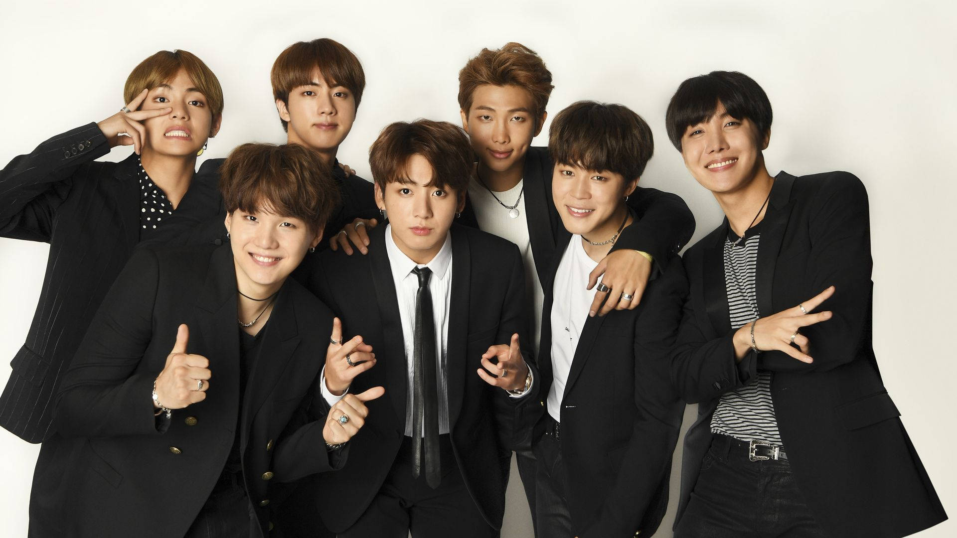 BTS в най-официалния си вид! Тапет