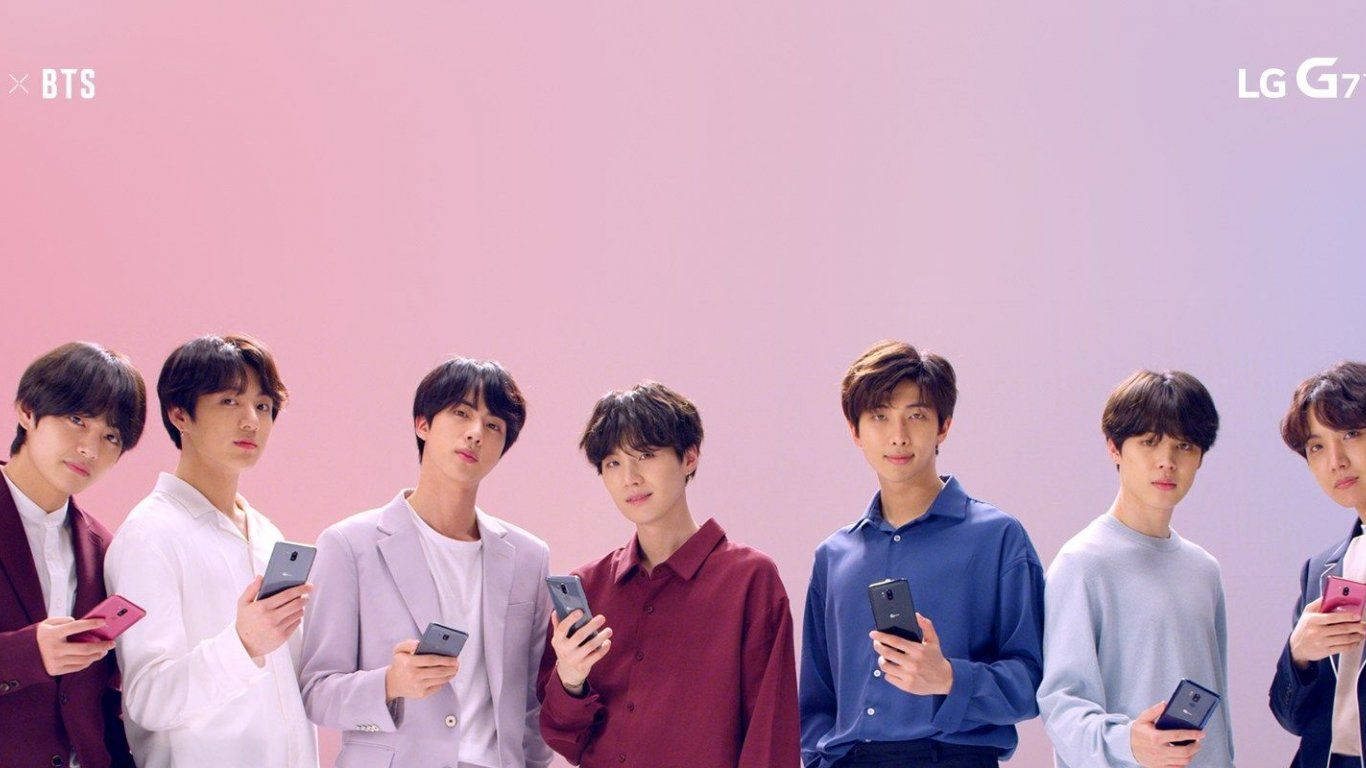 BTS държат LG телефони лаптоп Тапет