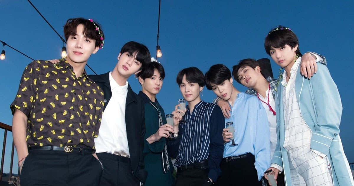 Снимка на BTS в синя нощ Тапет