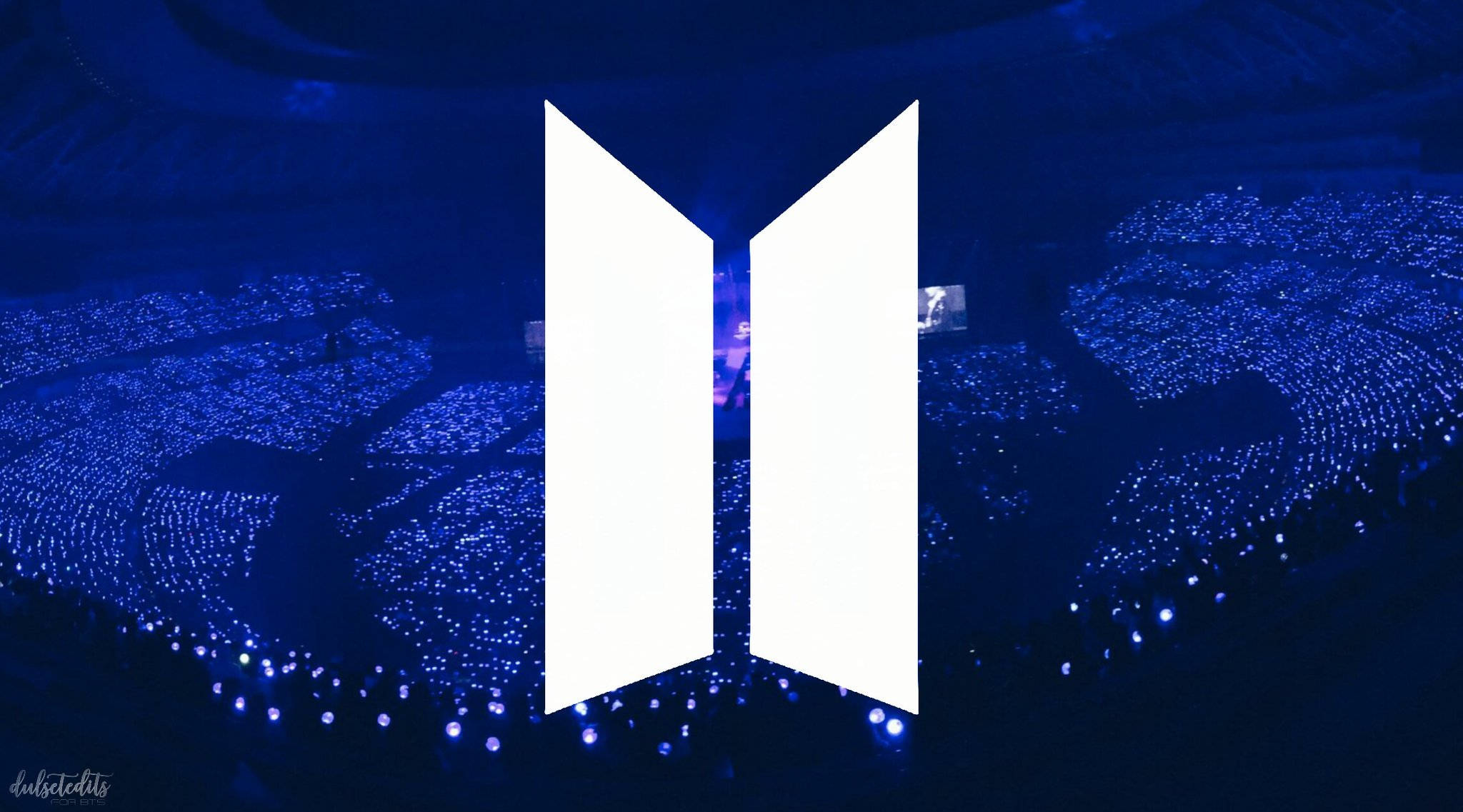 Лого на BTS по време на концерт Тапет