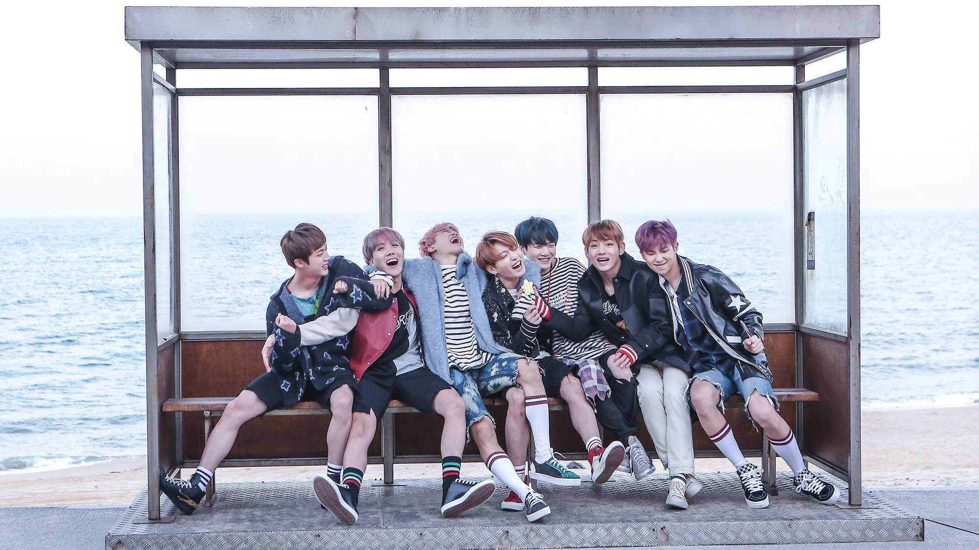 Пролетен ден тийзър готин лаптоп BTS Тапет