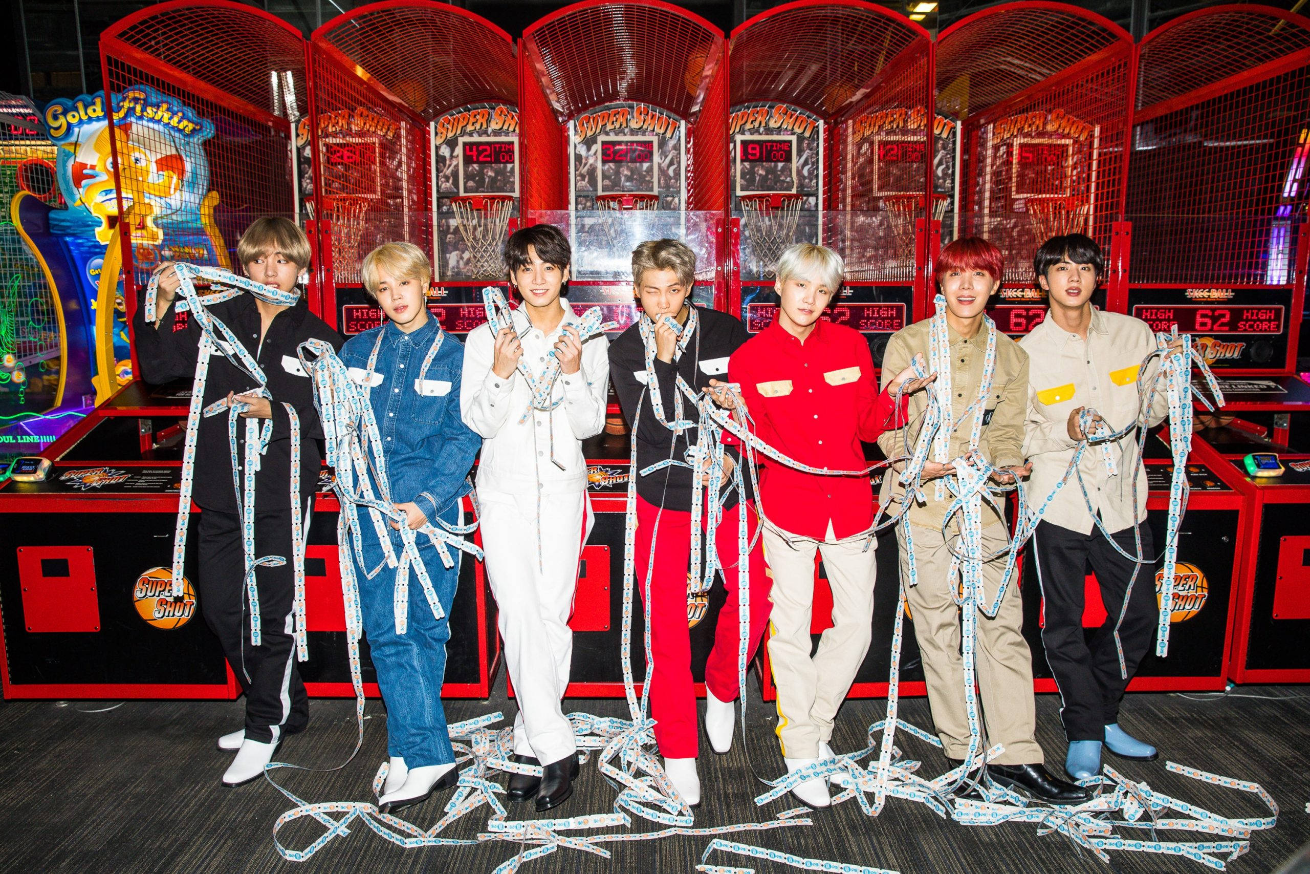 Готина BTS лаптоп аркада зала Тапет