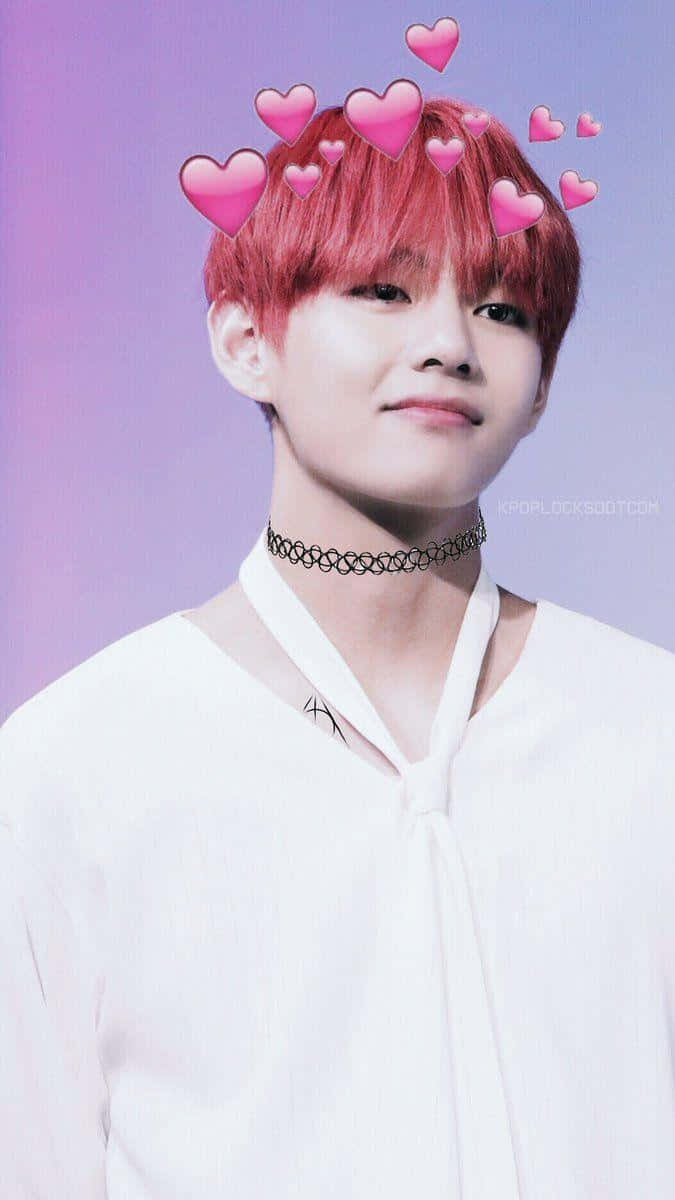 BTS V позира пред камерата, изглеждайки пленително Тапет