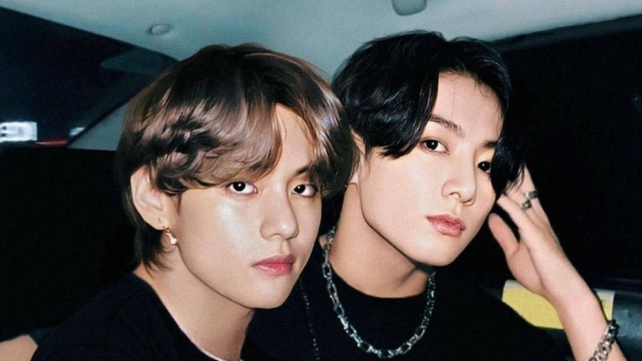 BTS V и Jungkook в кола Тапет