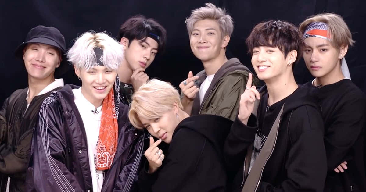 Снимка на BTS от шоуто на Елън Дедженеръс Тапет