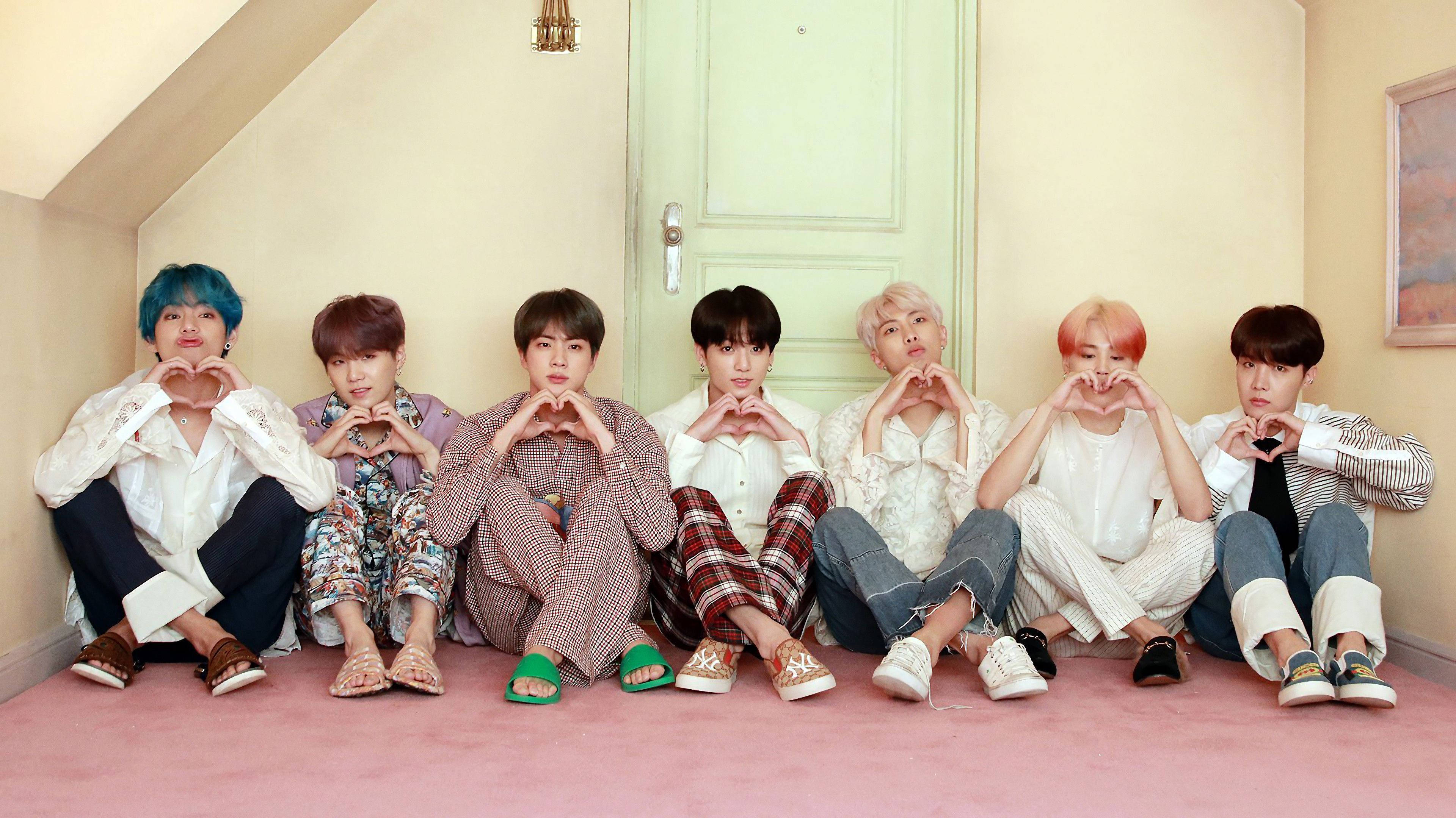 BTS в пастелни тонове Bangtantv Тапет