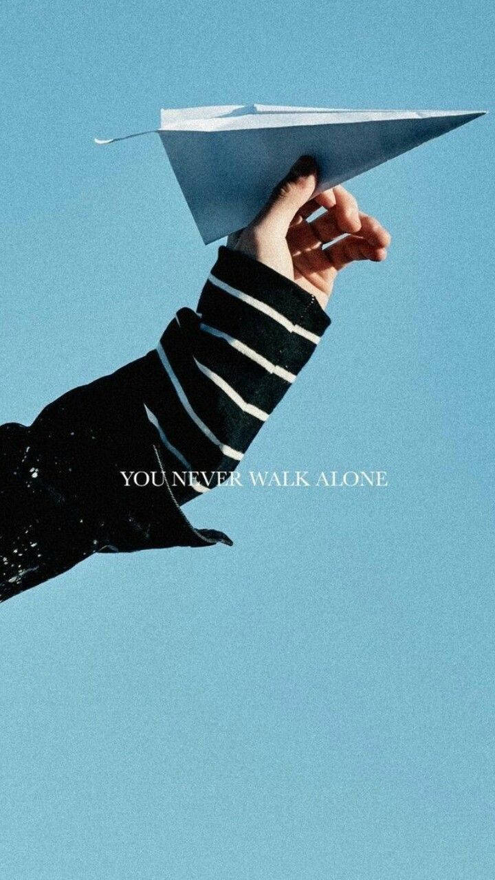 BTS Естетика You Never Walk Alone Тапет