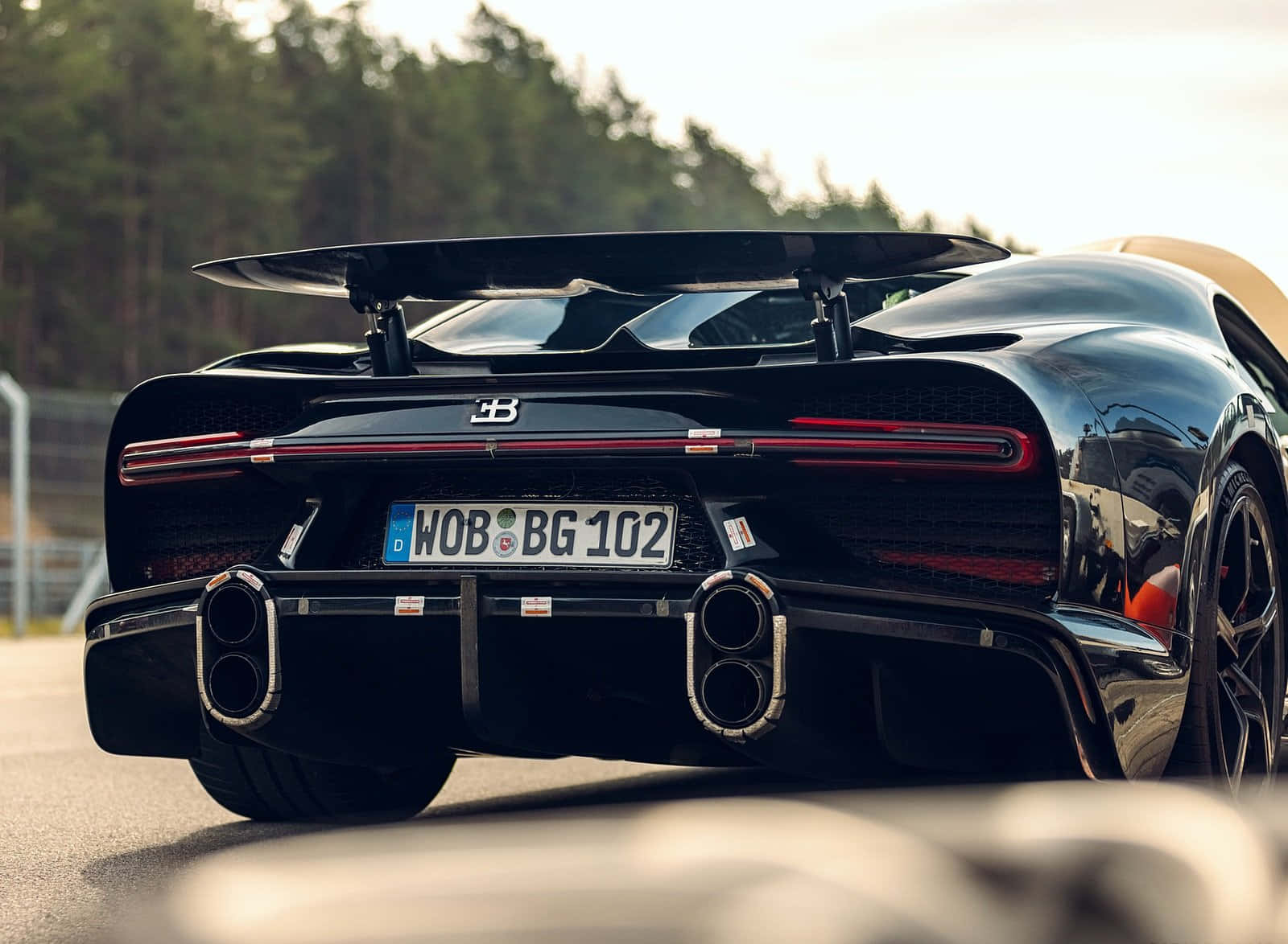 Bugatti Chiron – Въплъщение на мощ и елегантност Тапет