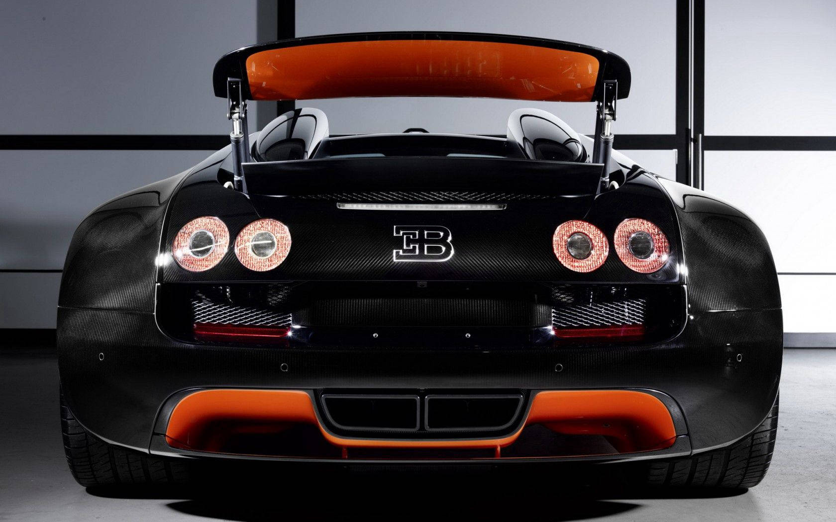 Задна част на Bugatti Veyron Тапет