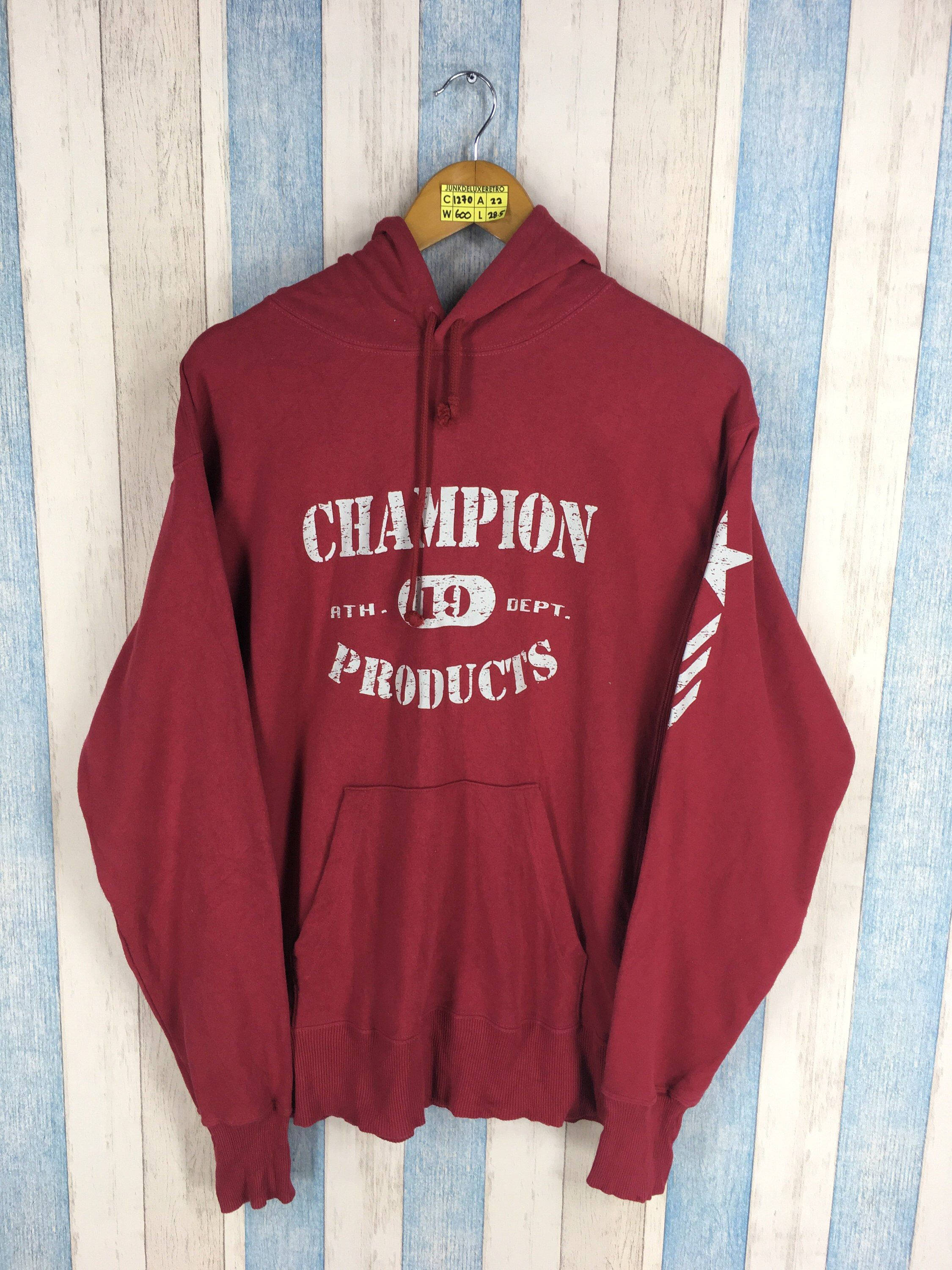 Червено износенено яке Champion Тапет