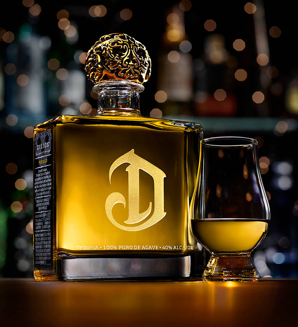 Премиум Deleon Gold Tequila – Тоаст за висок живот Тапет