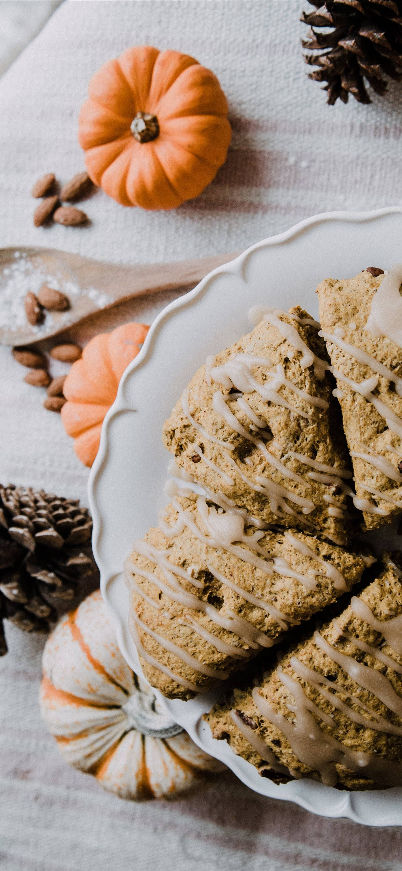 Desserts And Pumpkins For Thanksgiving iPhone Тапет