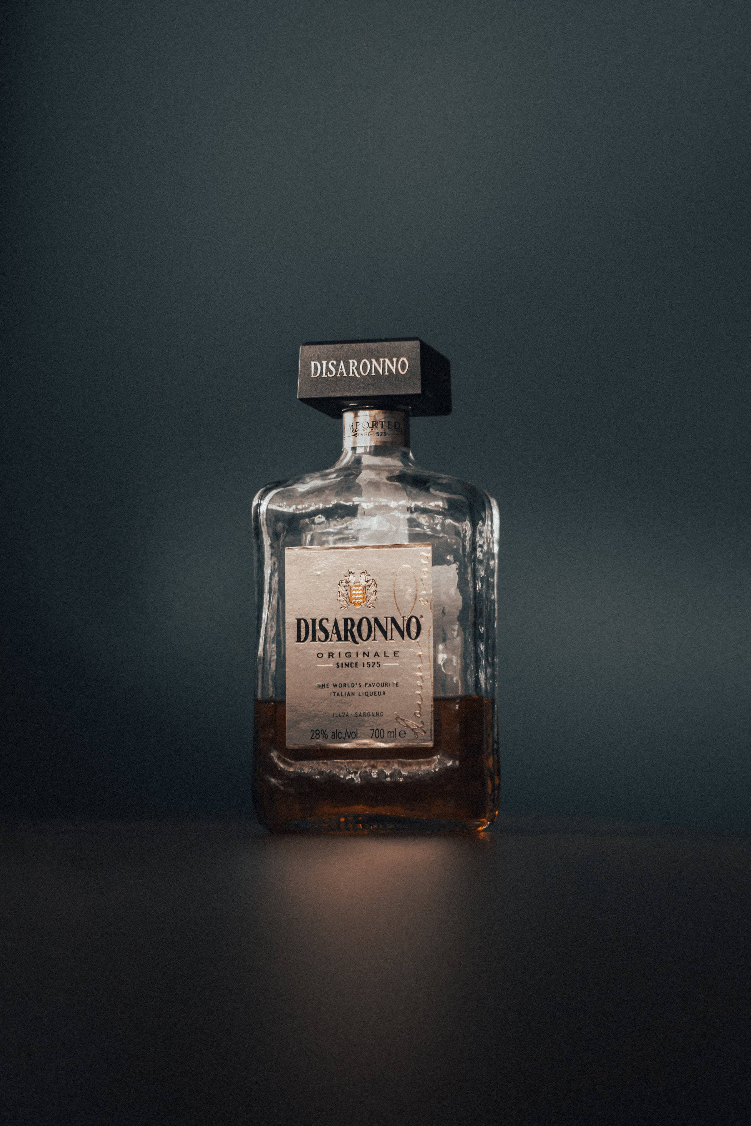 Бутилка уиски Disaronno Тапет