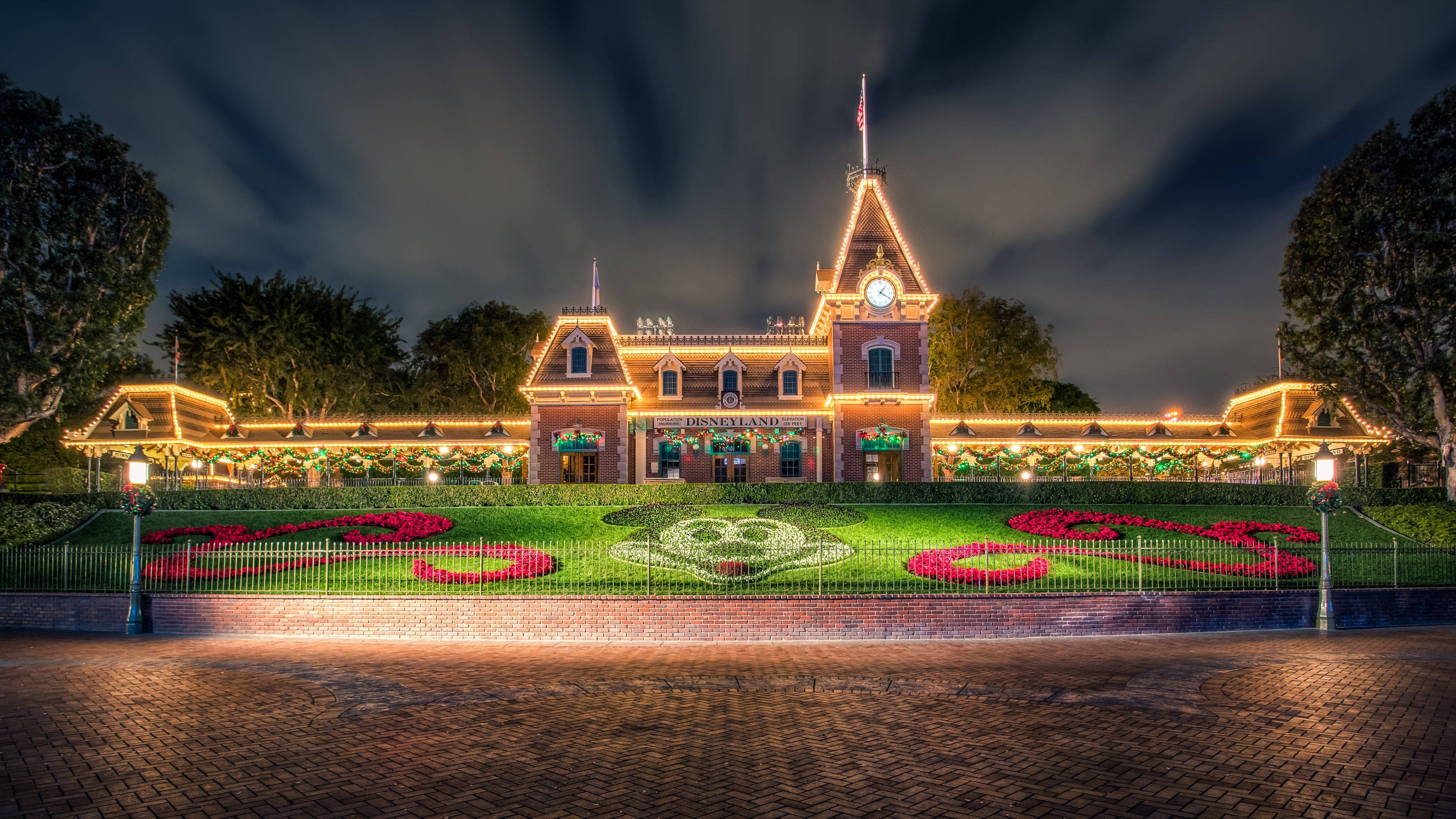Нощен вход на Disneyland Disney 4K ултра широк Тапет