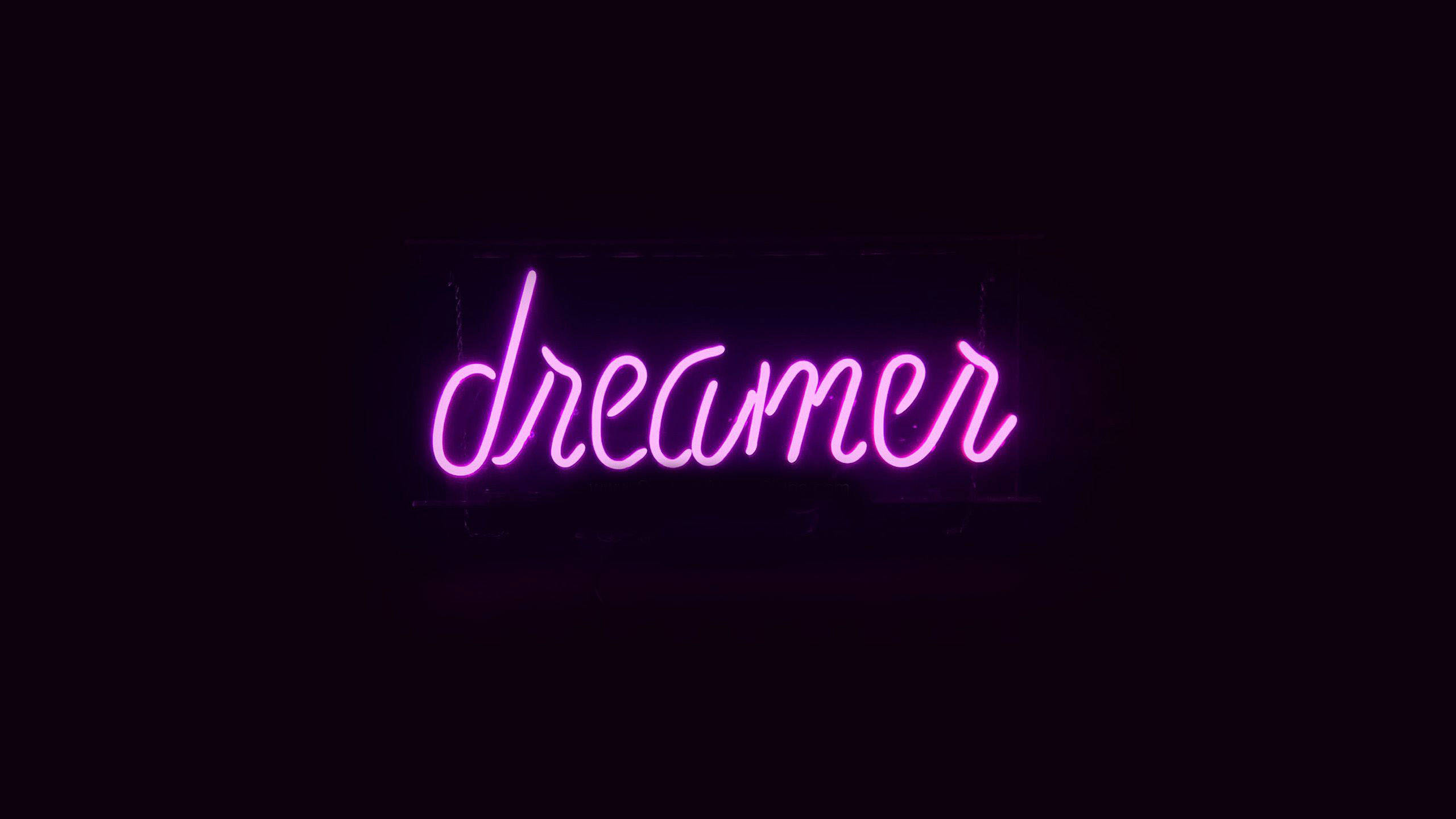 Dreamer Неон Тъмно Лилаво и Черно Тапет