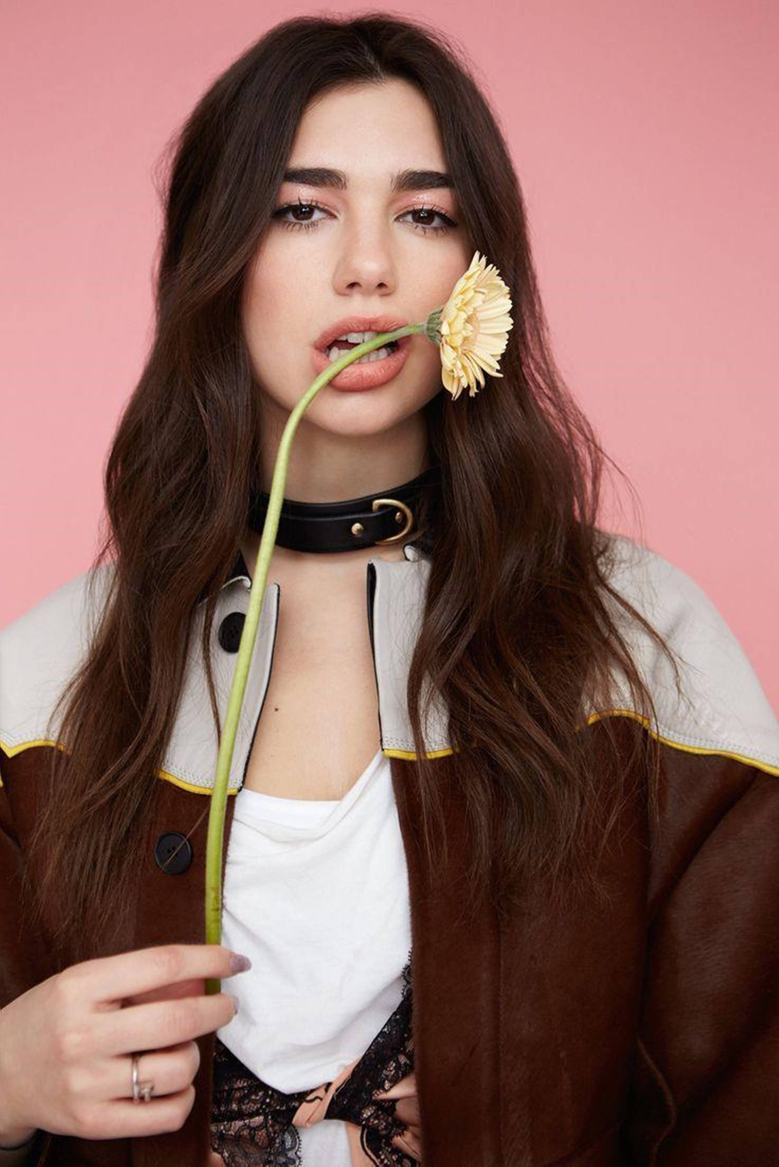 Dua Lipa 4K за Glamcult Тапет