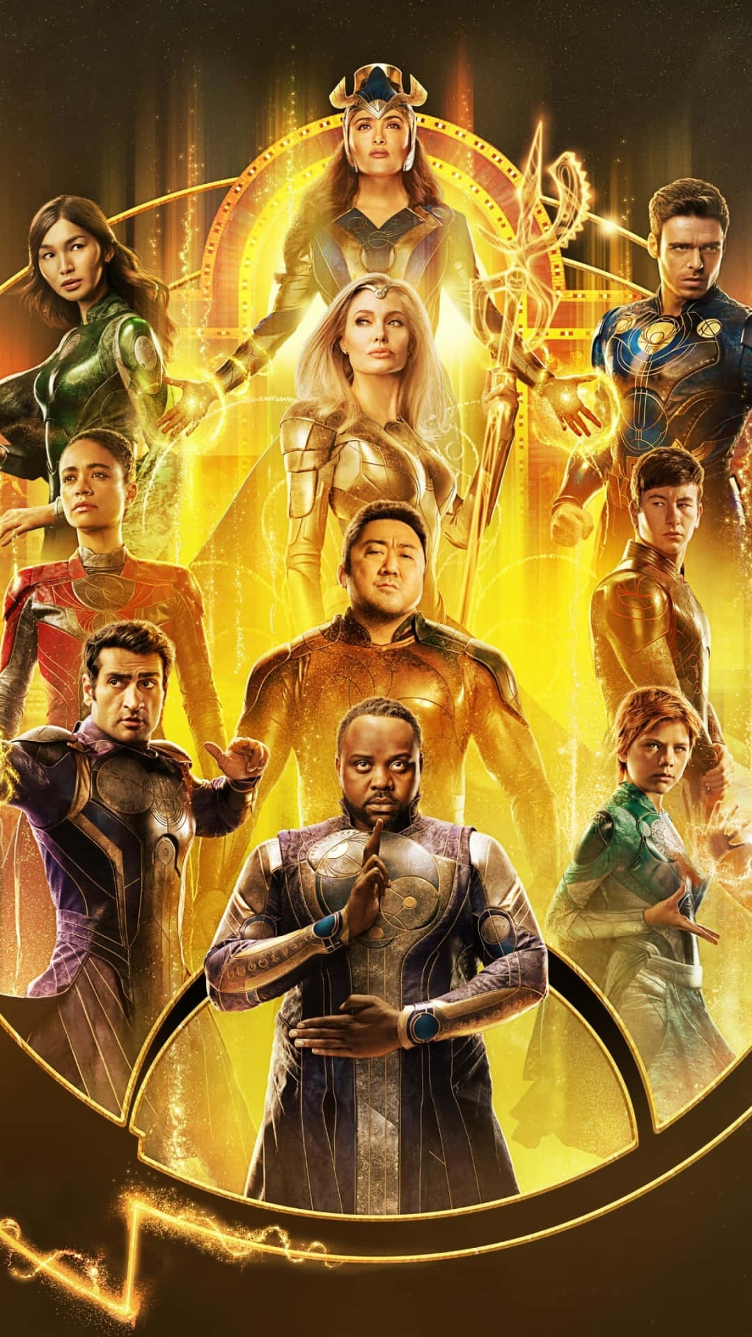 Филмов плакат Eternals със златна естетика Тапет