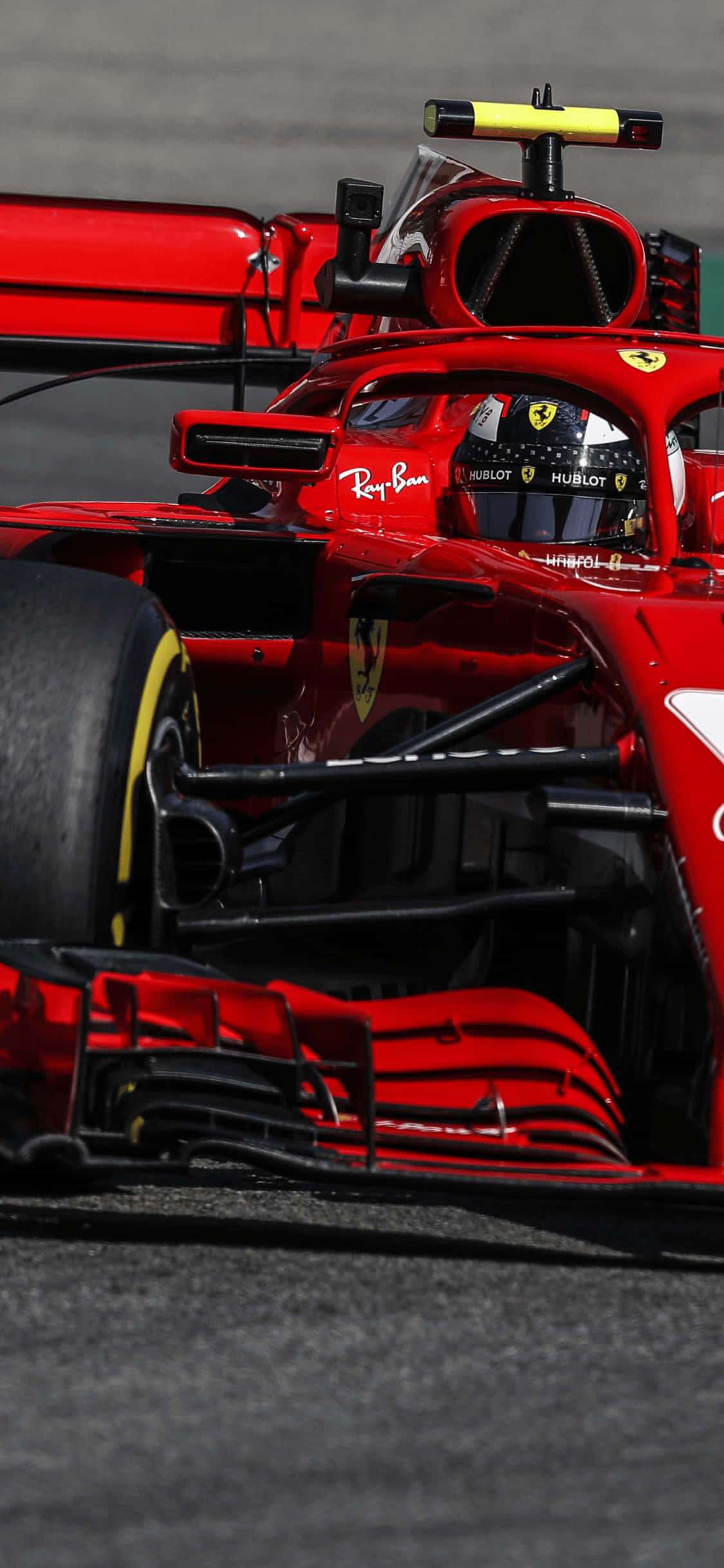 Фон Ferrari SF71H за iPhone Xs от F1 2018 Тапет