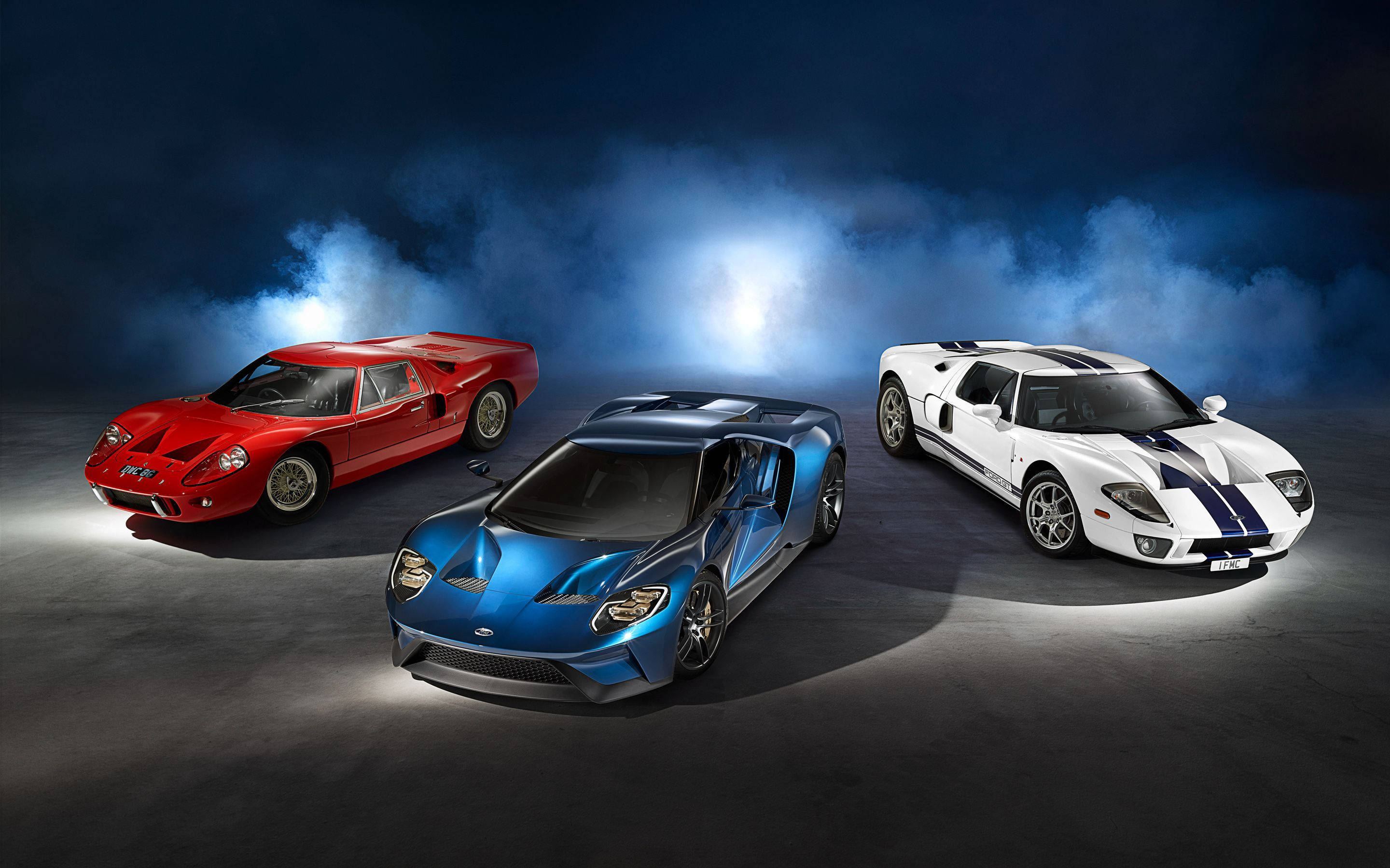 Червен, син и бял Ford GT Тапет